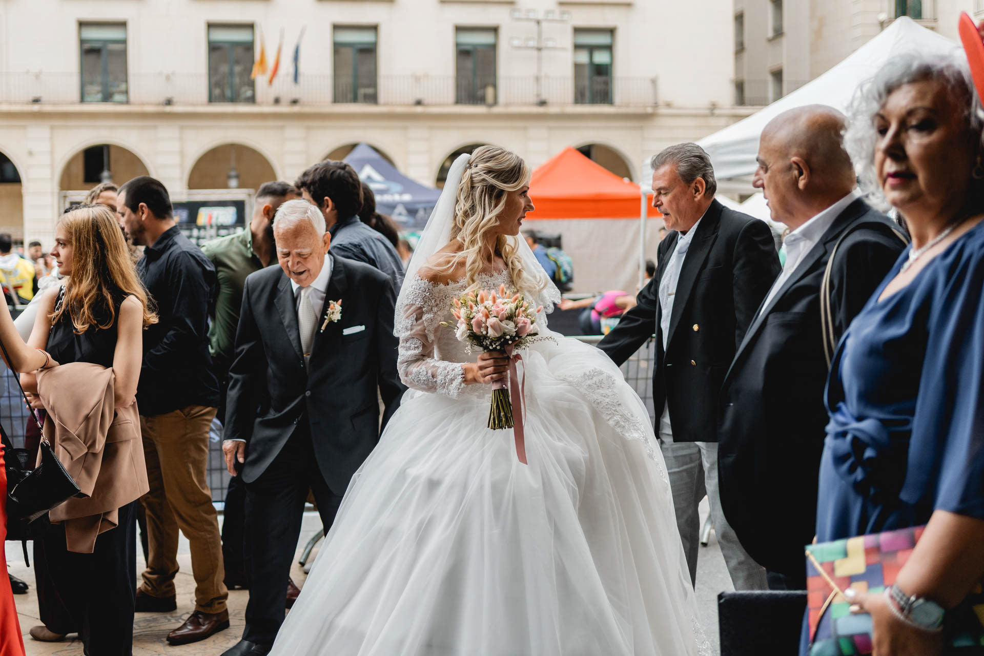 fotógrafo de bodas en el ayuntamiento  alicante 