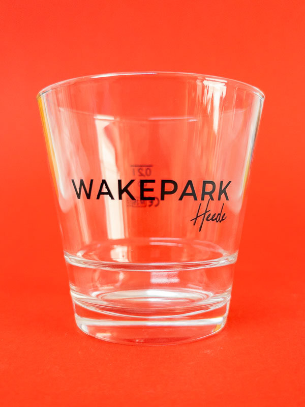 Wakepark Heede - STACK-UP, stapelbares Barglas, 0,2l CE geeicht, Siebdruck