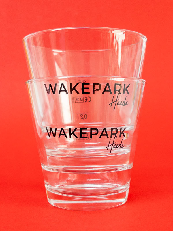 Wakepark Heede - STACK-UP, stapelbares Barglas, 0,2l CE geeicht, Siebdruck