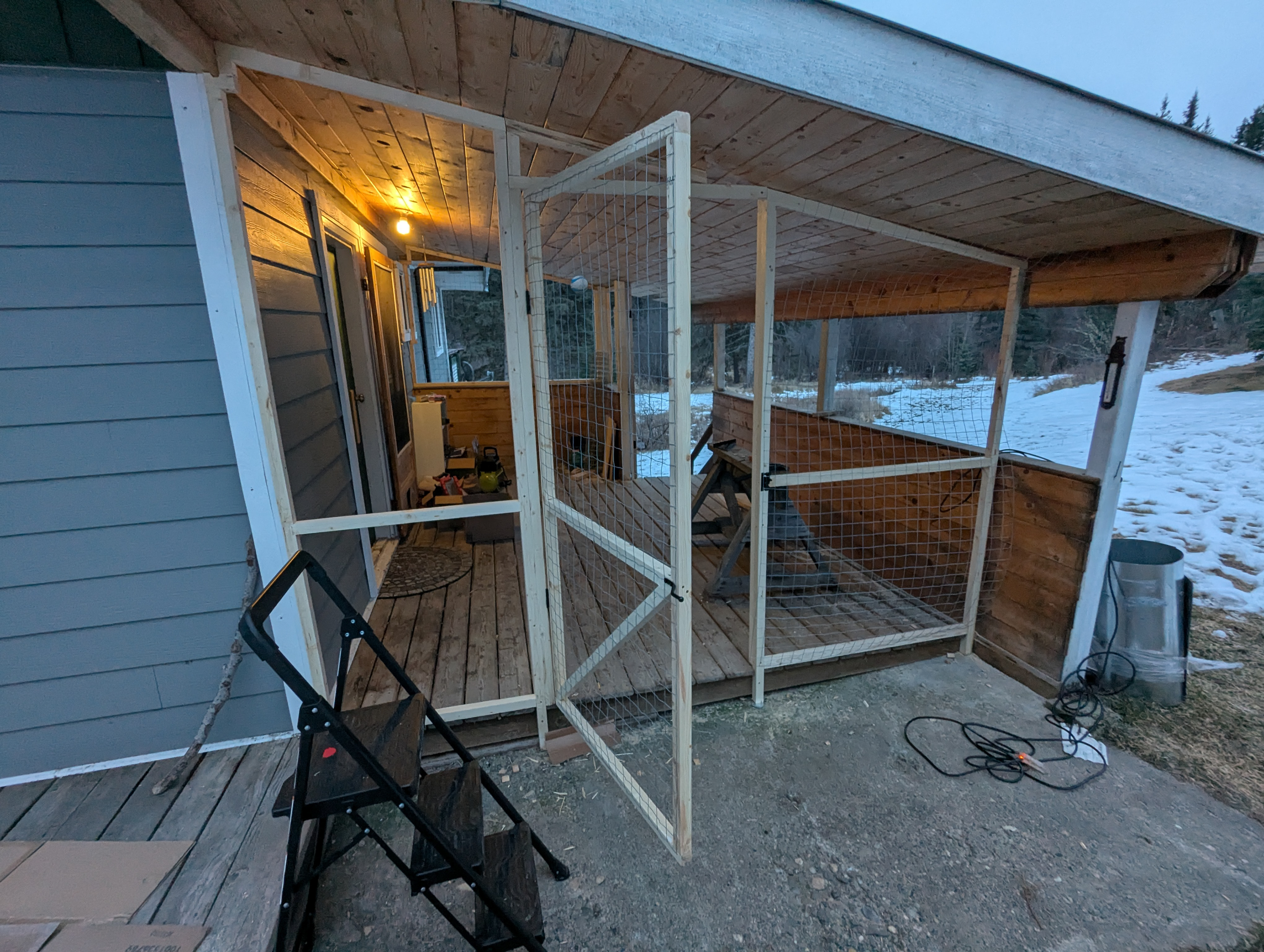 The catio was pretty much ready when we left...