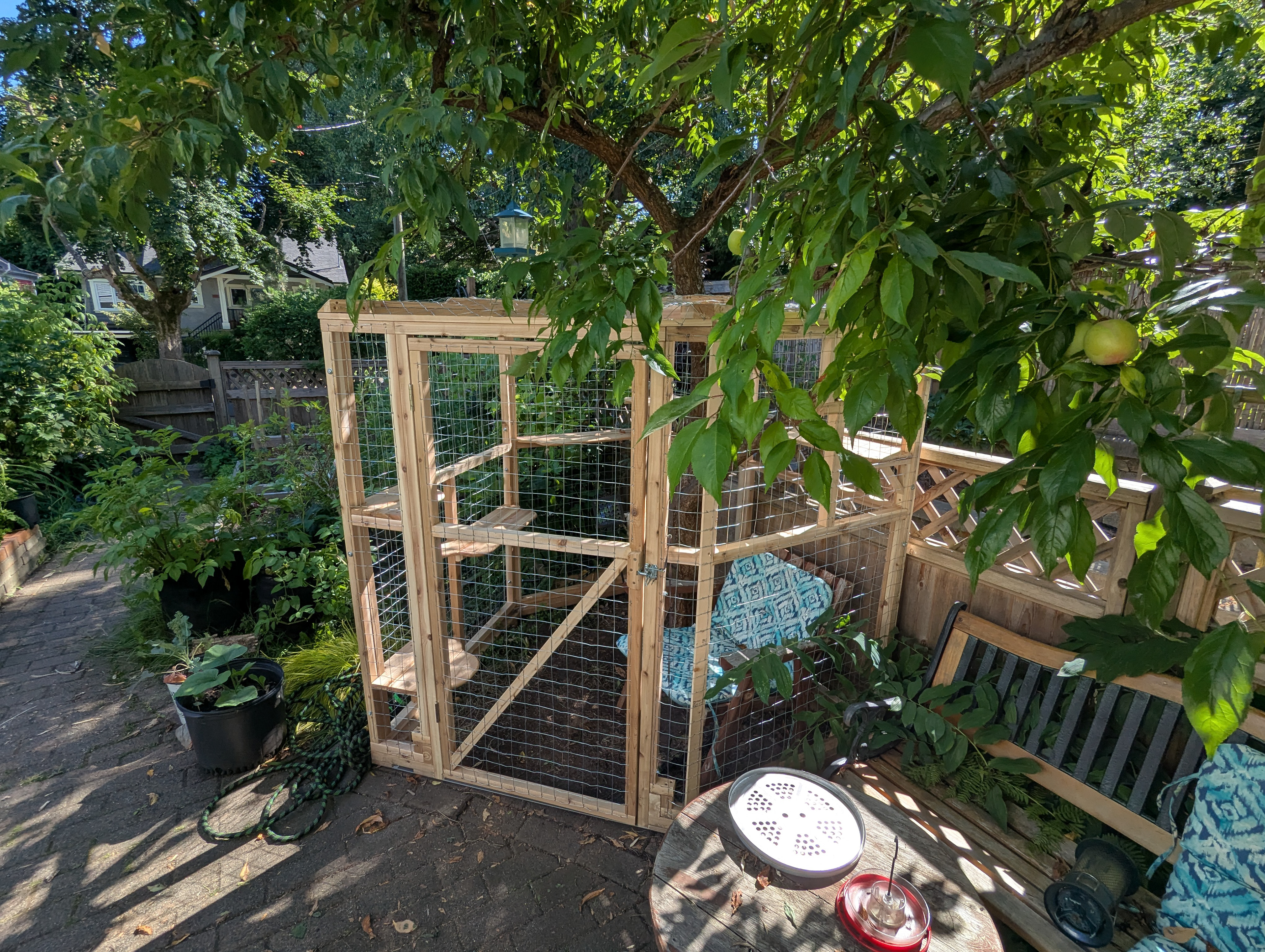 A lovely situation for situatin' your sittin'. 