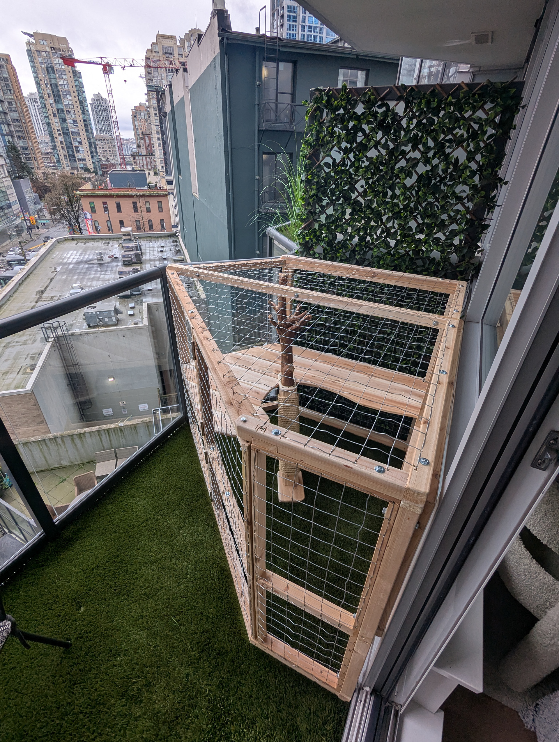 Designed to maximise internal space without taking up too much of the balcony.