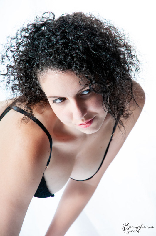 Modèle en lingerie