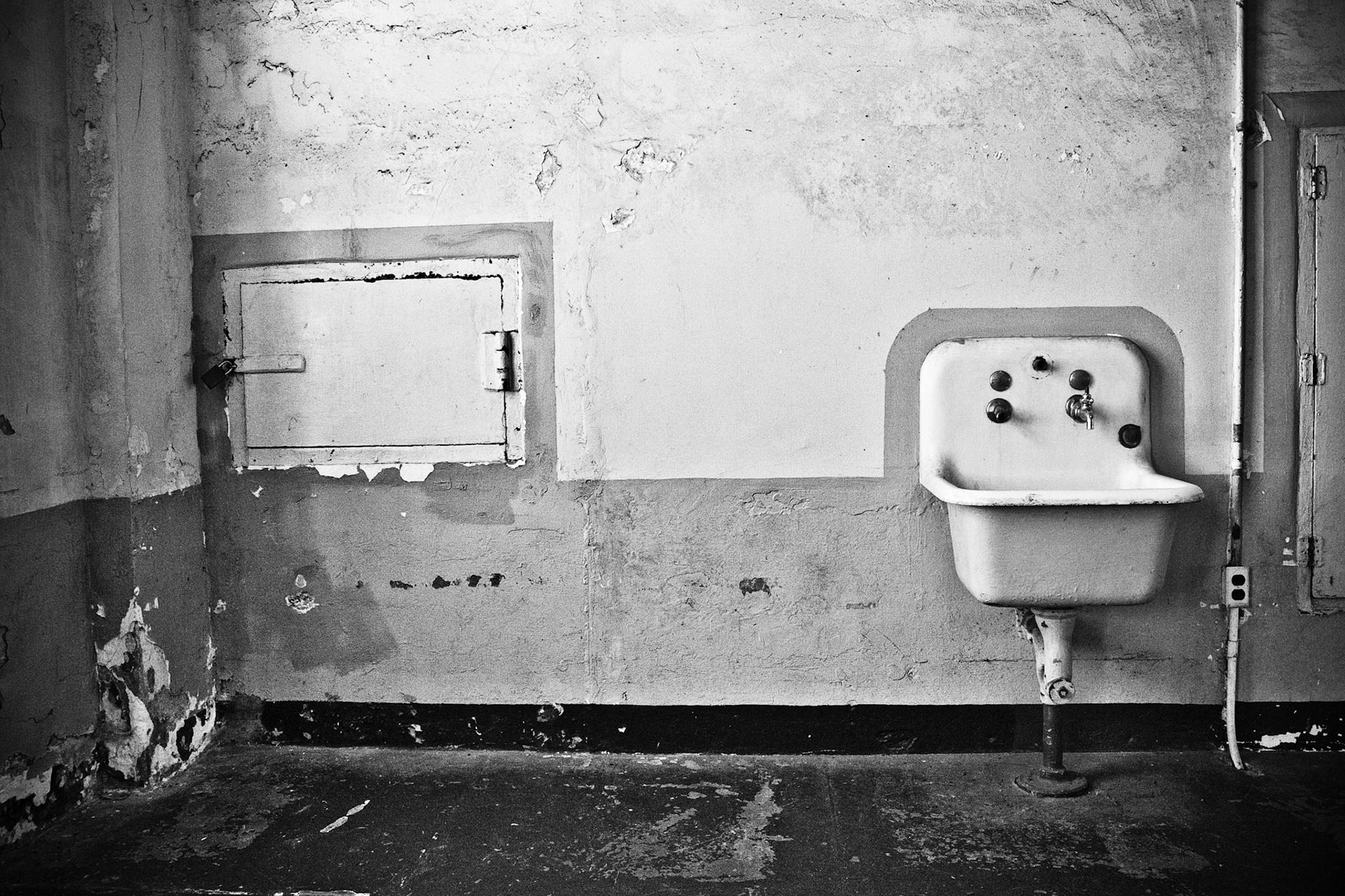 Sink in Alcatraz Dining Hall