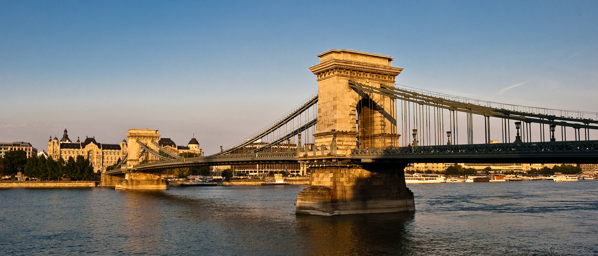 Széchenyi Chain Bridge, Budapest