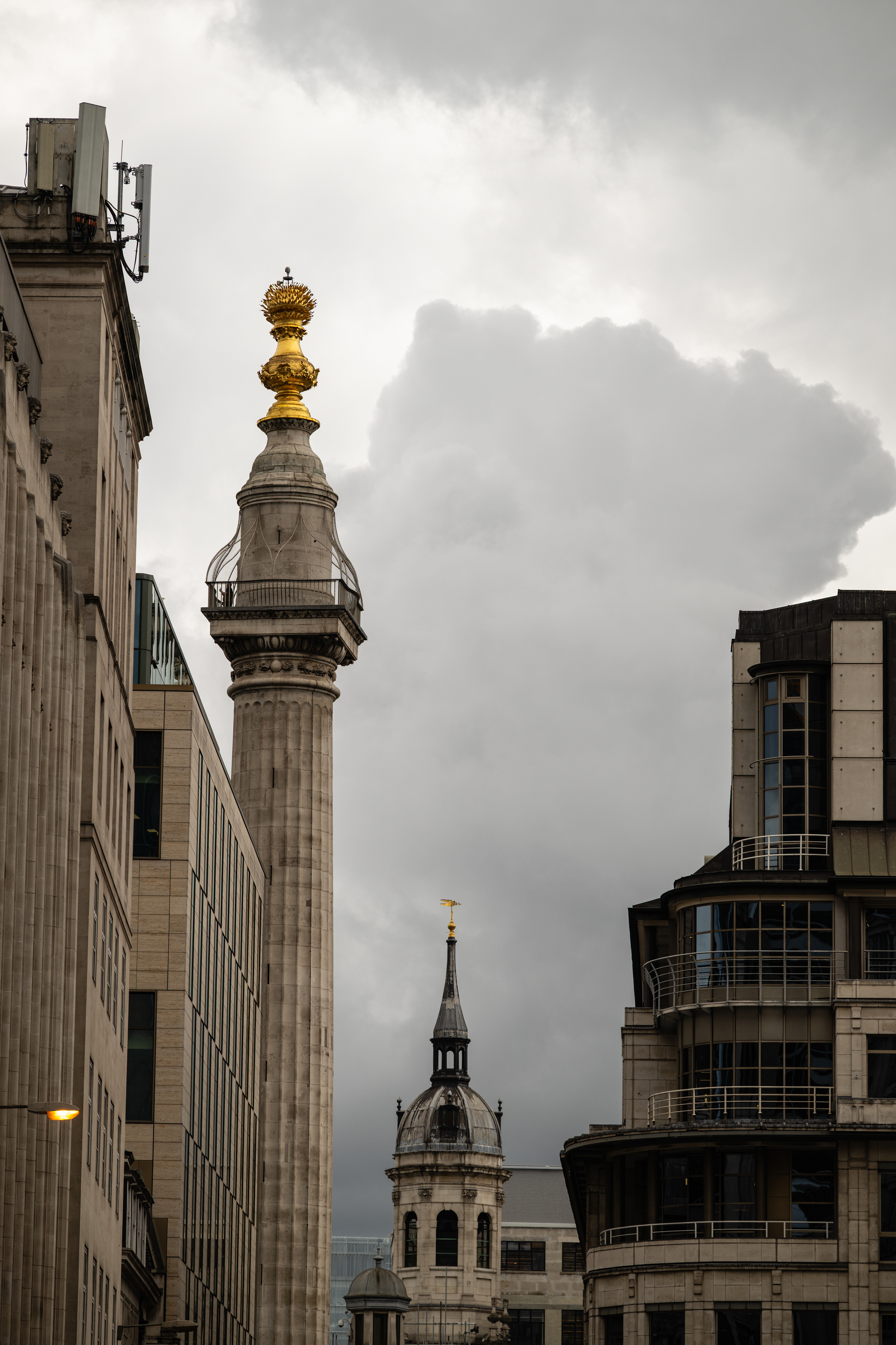 Monument to the Great Fire of London and Church of Saint Magnus-the-Martyr