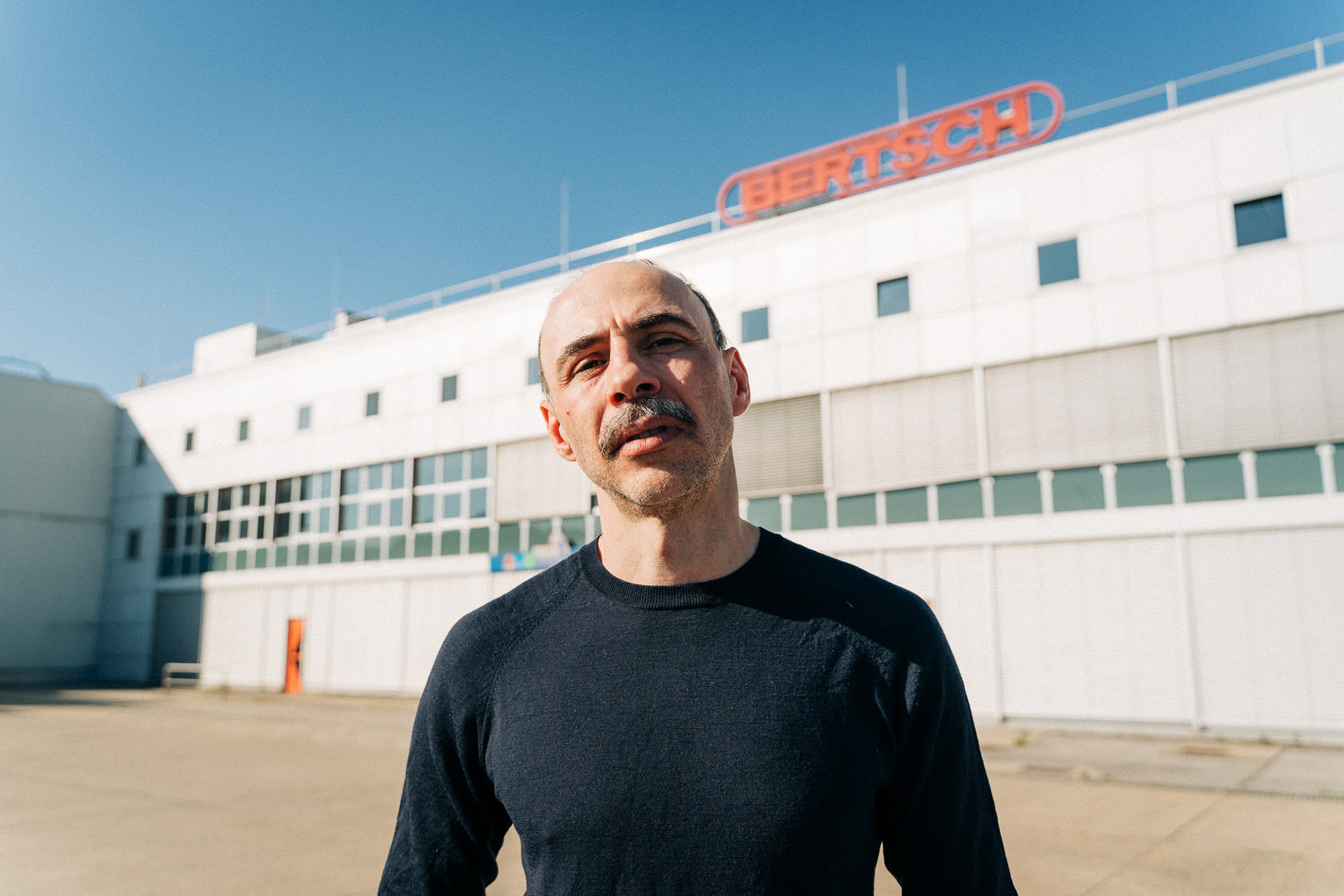 Portrait photography of Austrian actor Florian Tröbinger in a Viennese industrial area