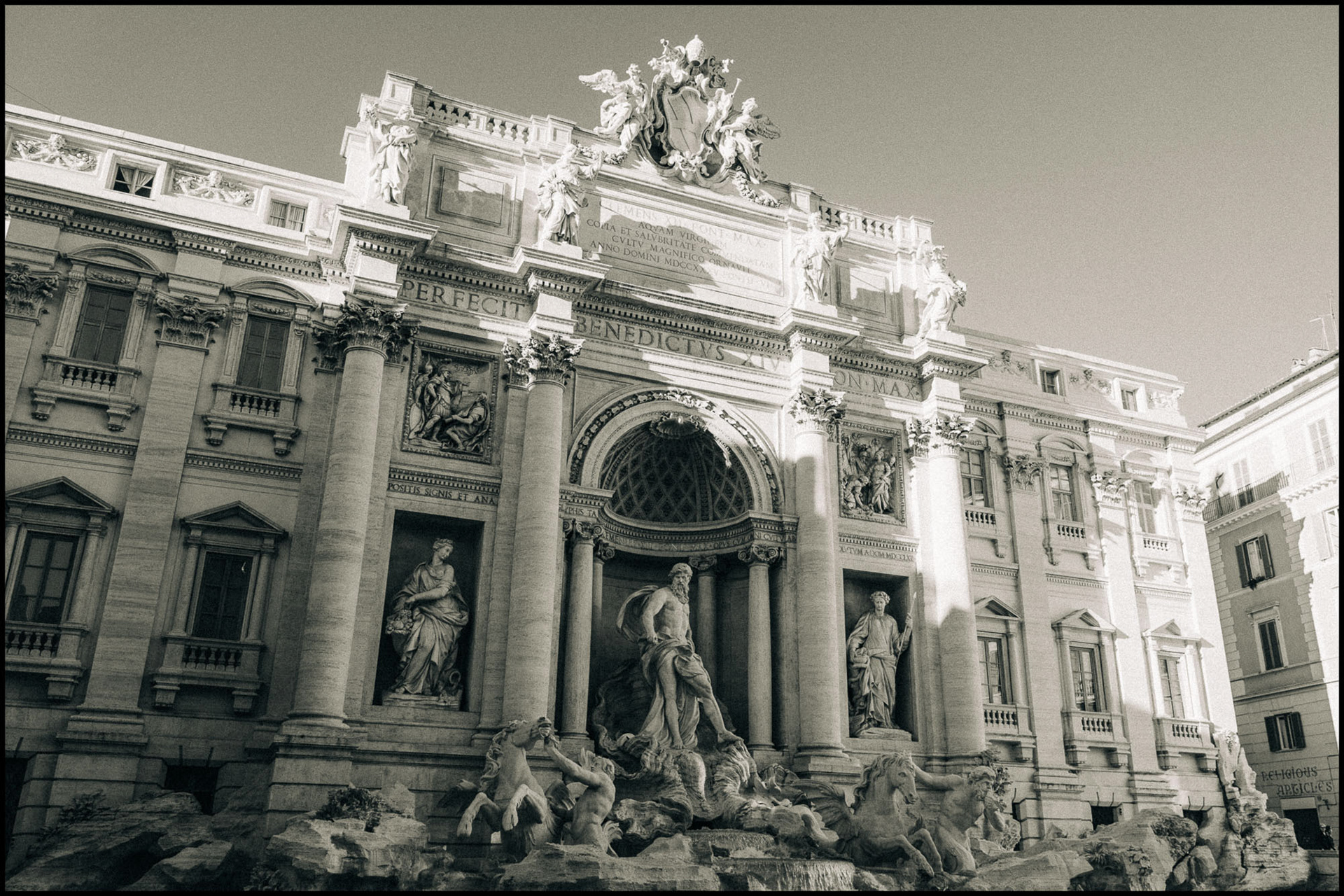 Black and white photo of the Trevi fountain