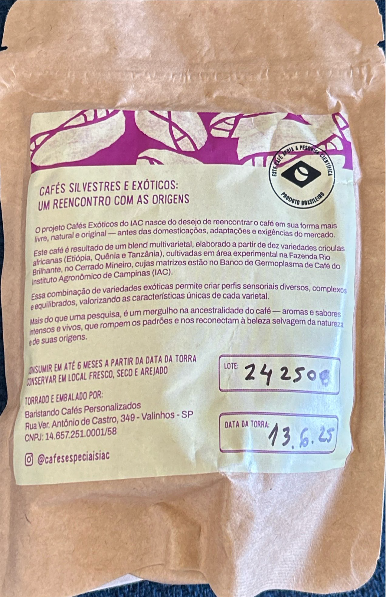 Embalagem de uma variedade de café do Projeto dos Cafés Exóticos do IAC. Imagem utilizada com permissão.