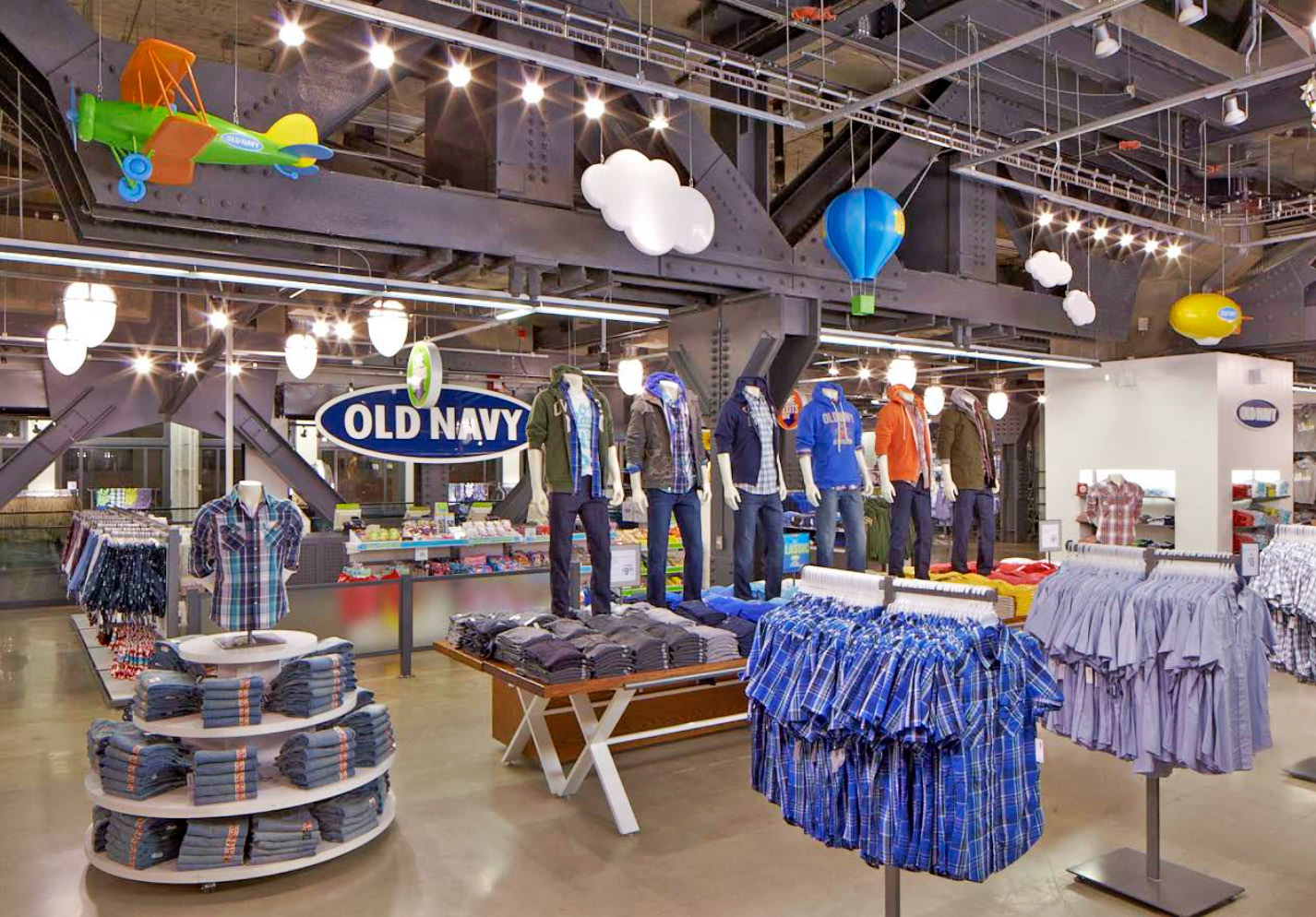 STORE DESIGN TEAM FOR 4TH & MARKET SAN FRANCISCO FLAGSHIP