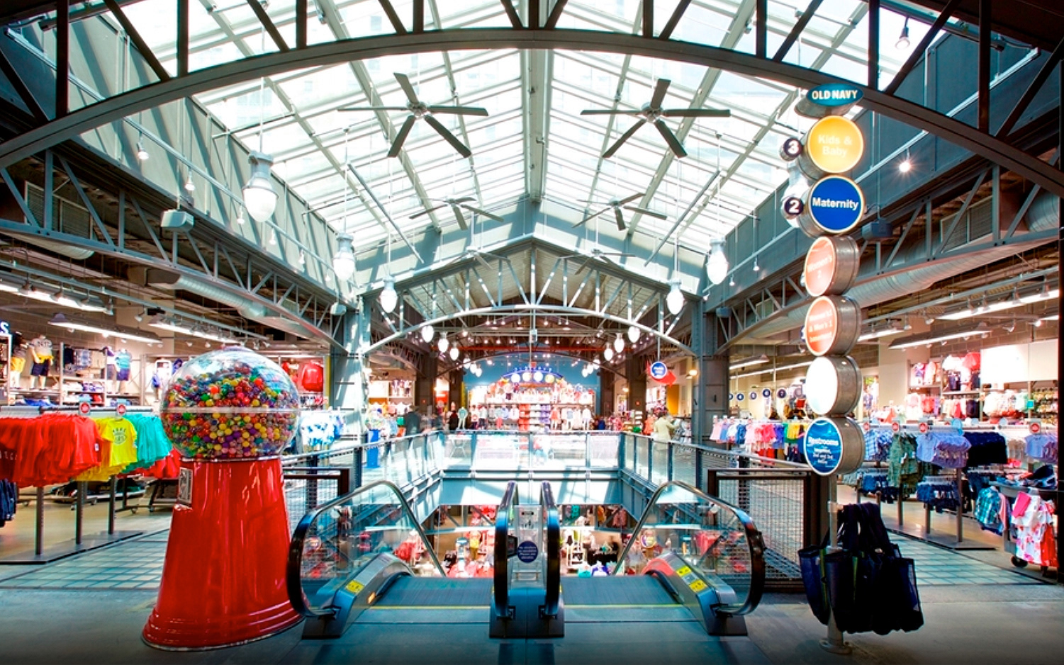 STORE DESIGN TEAM FOR HERALD SQUARE NYC FLAGSHIP