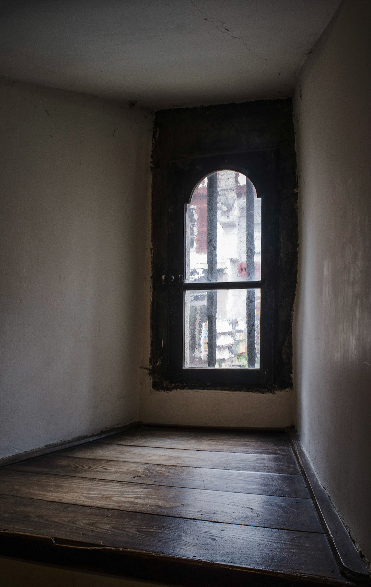 Saint-Jean-de-Luz : fenêtre de l'église Saint-Jean-Baptiste