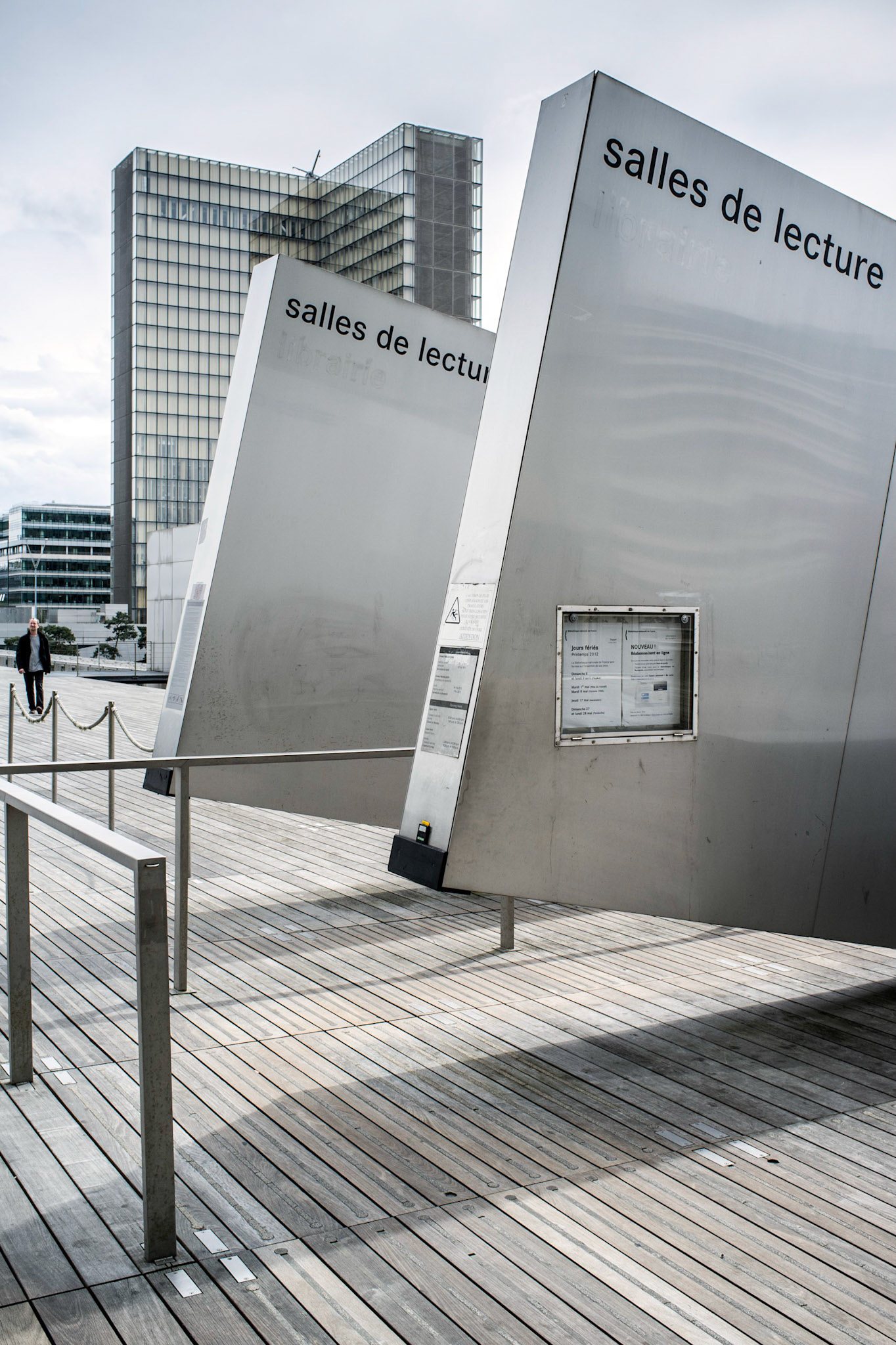 Paris : BNF site François-Mitterrand - accès Ouest