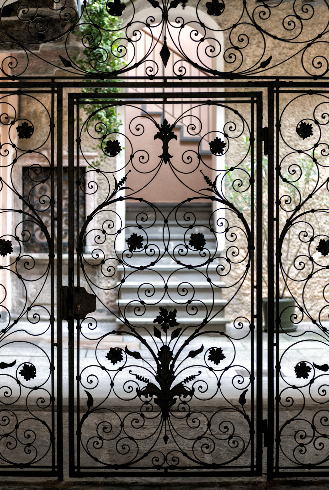 Orta San Giulio : cour d'immeuble