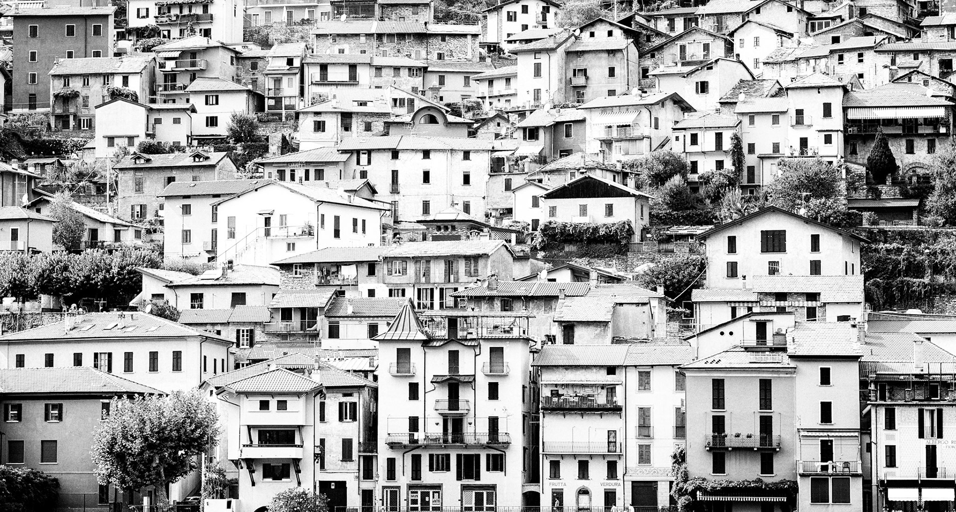 Lac de Côme : village du bord du lac