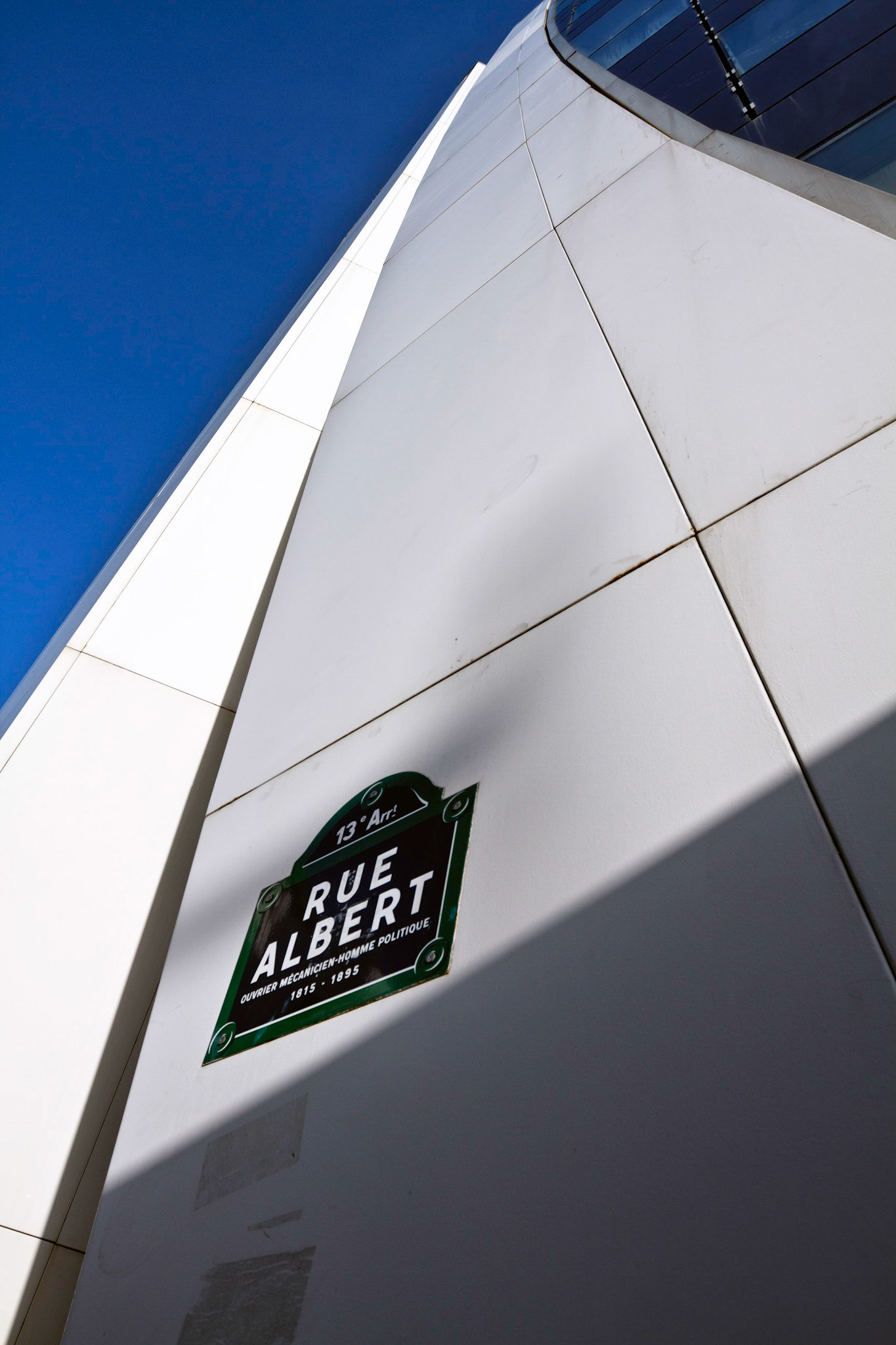 Paris : immeuble moderne rue Albert (13ème)