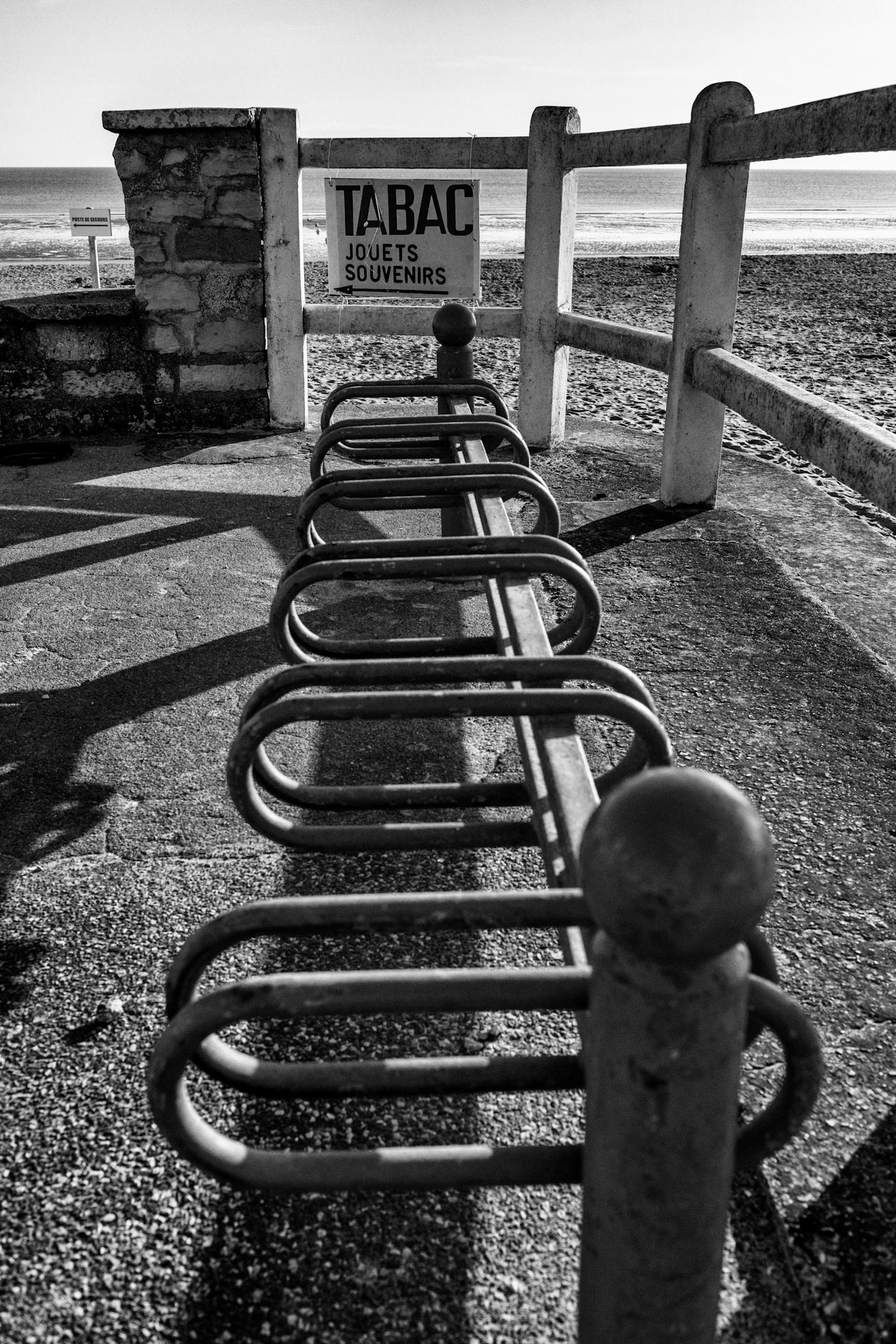 Normandie : ratelier pour vélo à Lion-sur-Mer