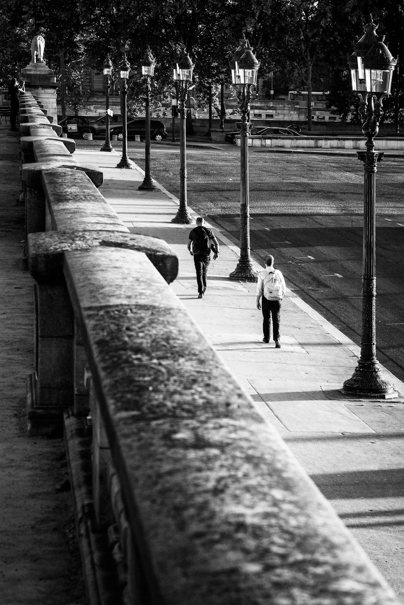 Paris : terrasse des Tuileries surplombant la place de la Concorde