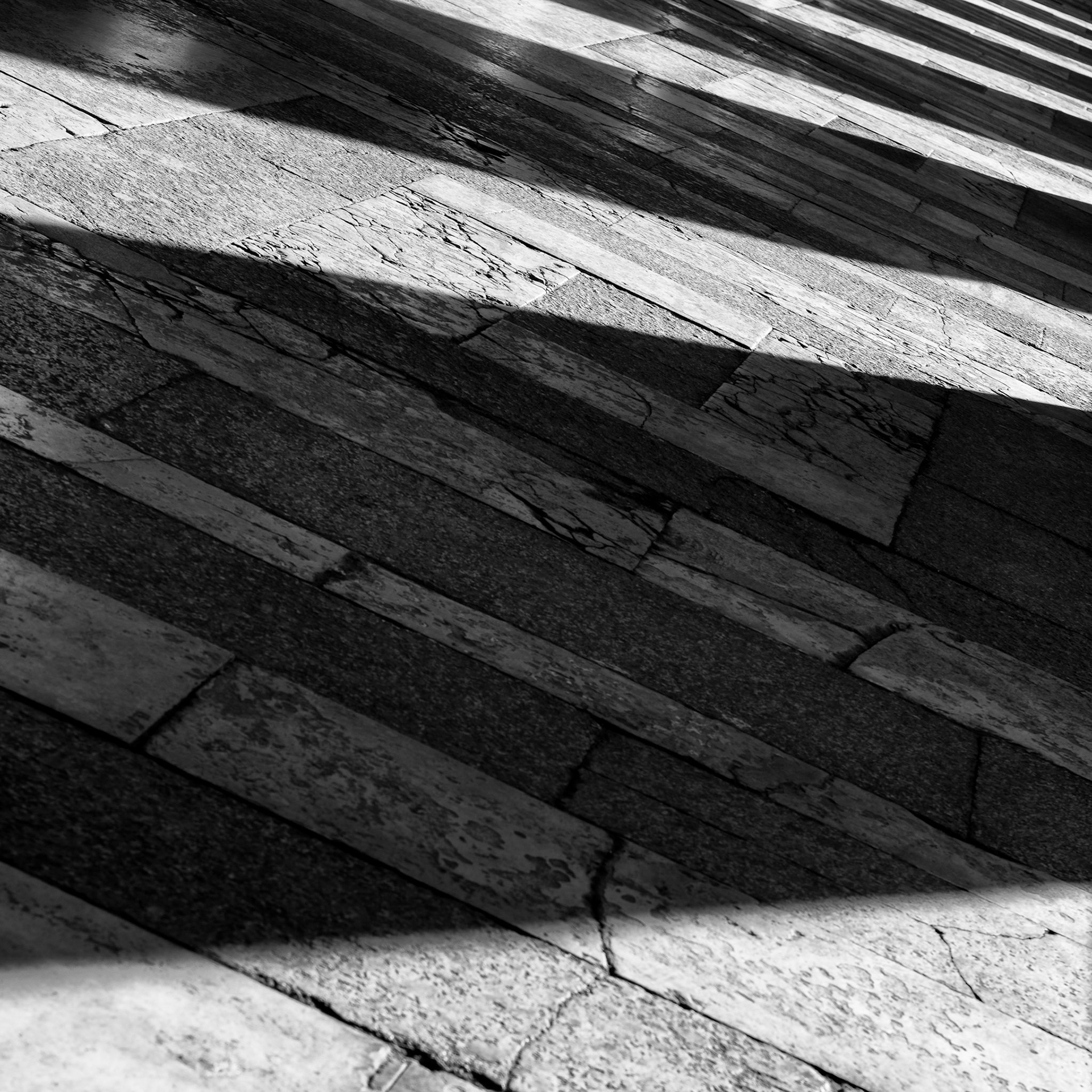 Paris : sol d'une galerie extérieure du Louvre (pavillon Turgot)