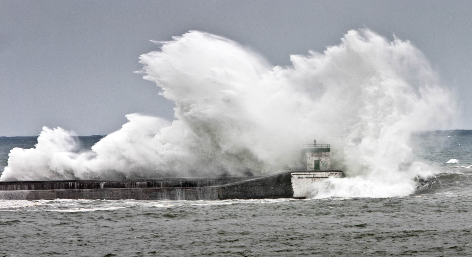 Saint-Jean-de-Luz : digue de Socoa - Jour de tempête