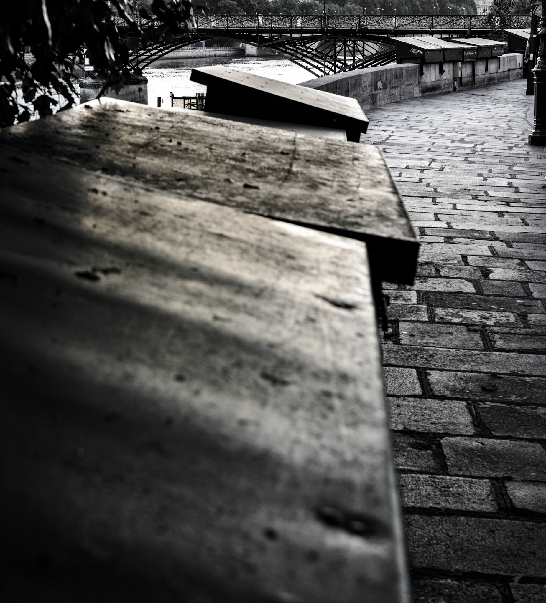 Paris : quai de Conti au petit matin