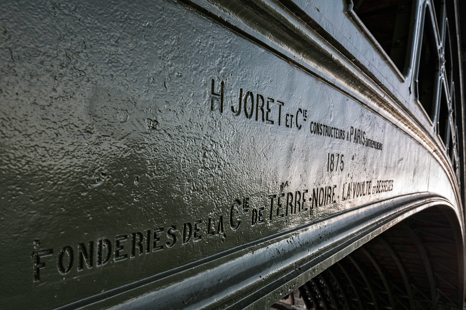 Paris : détail du pont de Sully