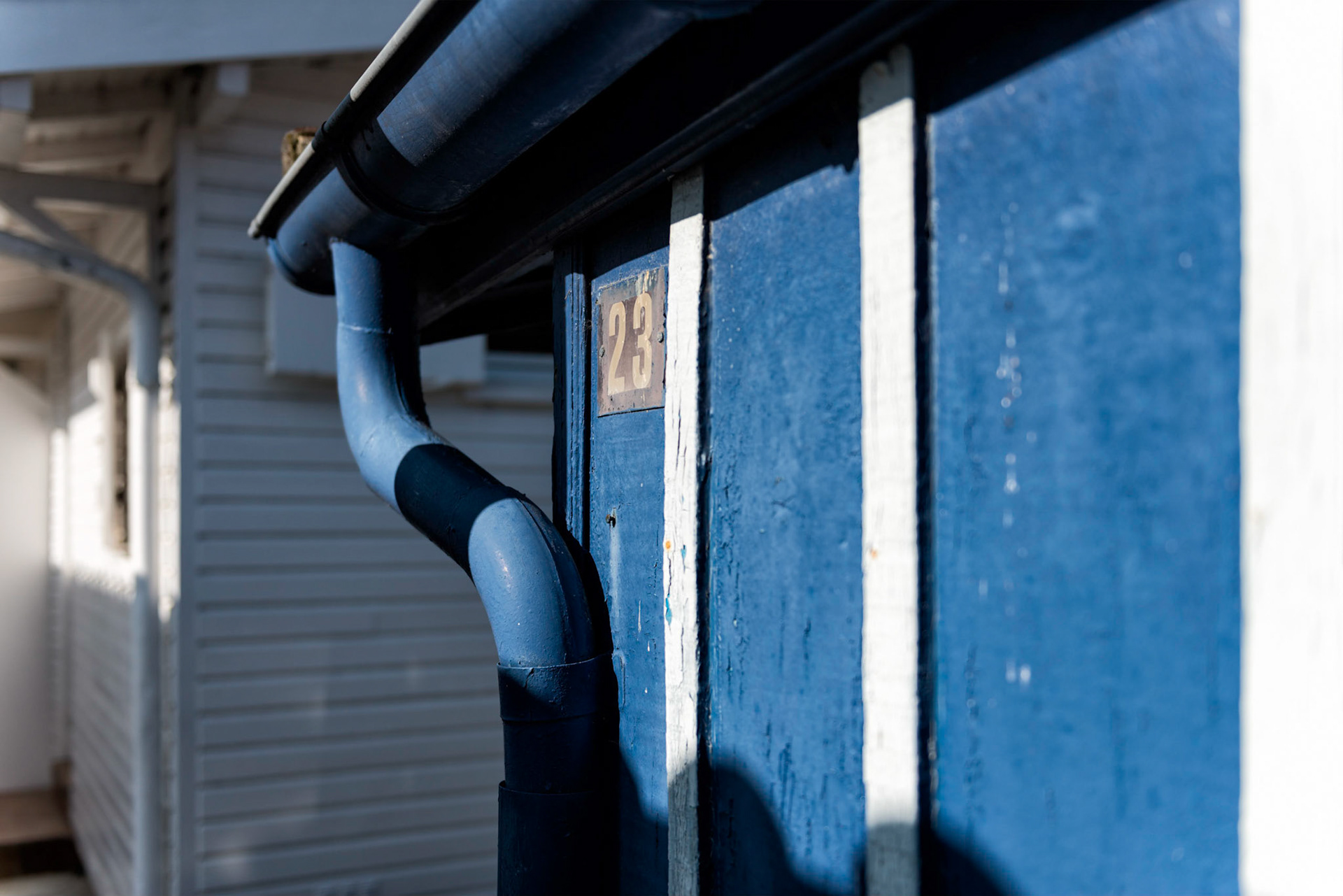 Lège-Cap-Ferret : cabane bleue à Piraillan