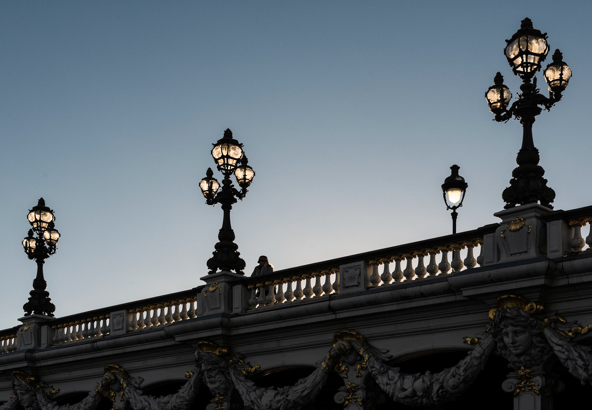 Paris : coup de fil du pont Alexandre III