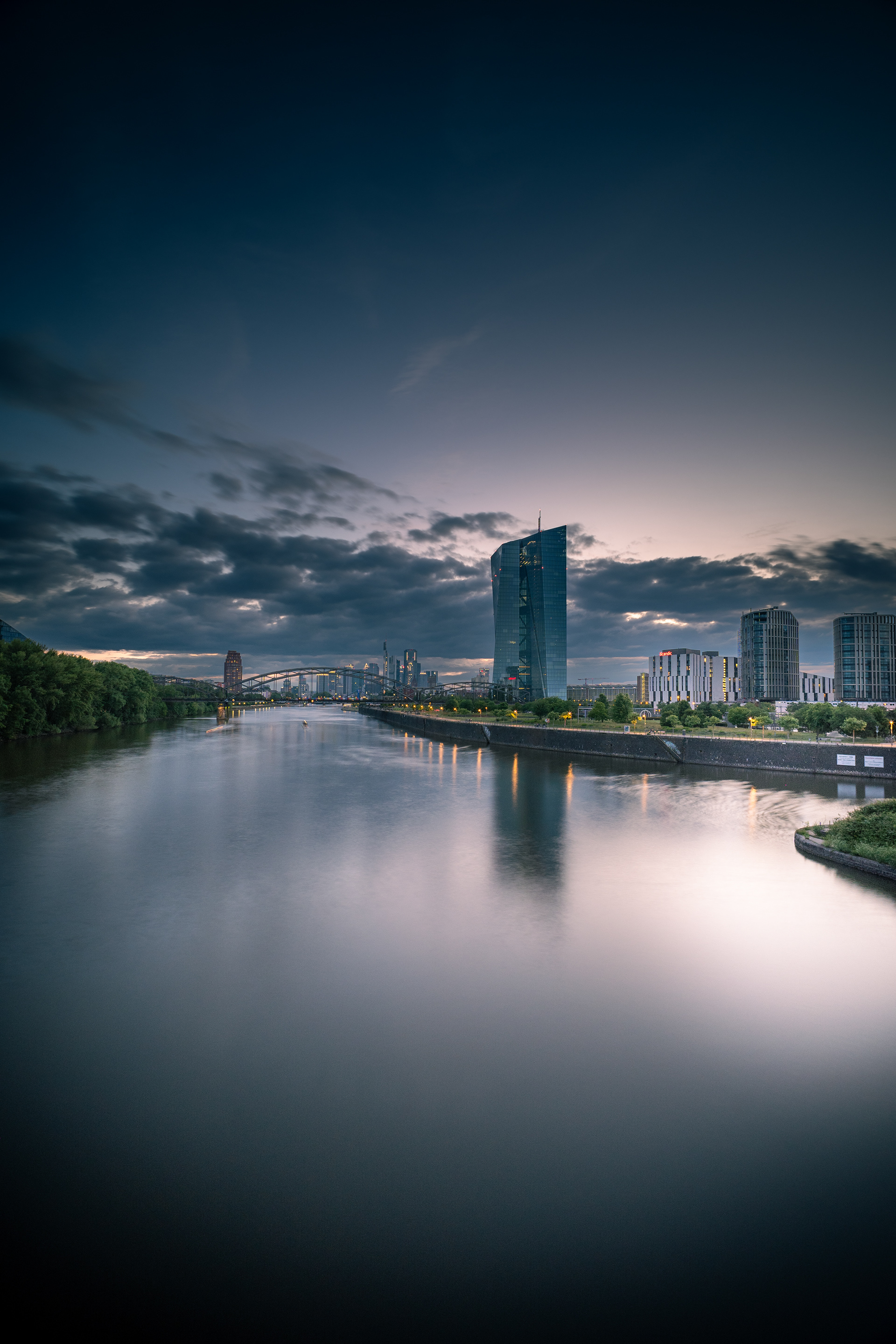 Blick in Richtung EZB und Skyline - Frankfurt am Main
