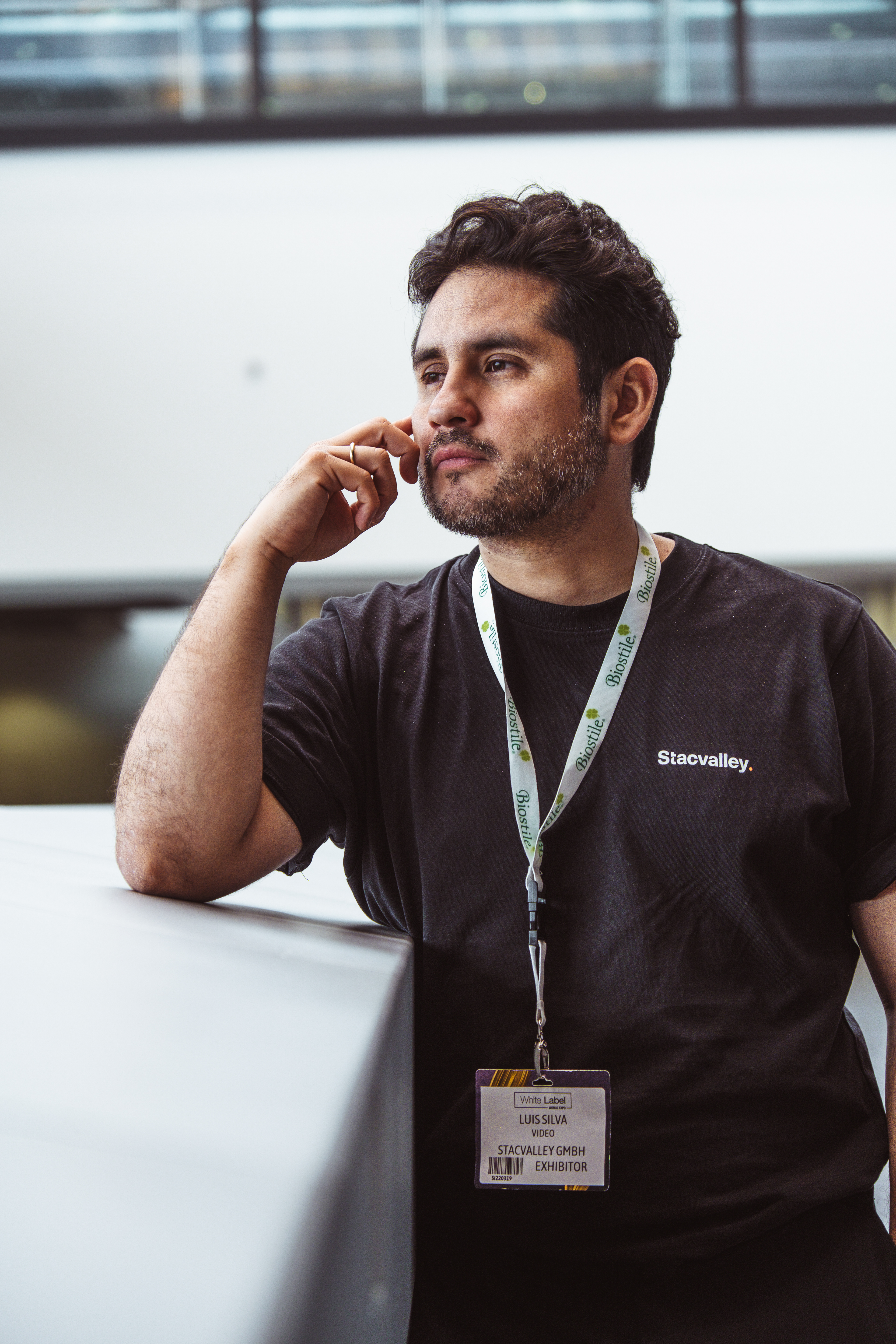 Luca Igel und Luis Silva von Stacvalley in Businessportraits auf der Messe in Frankfurt 