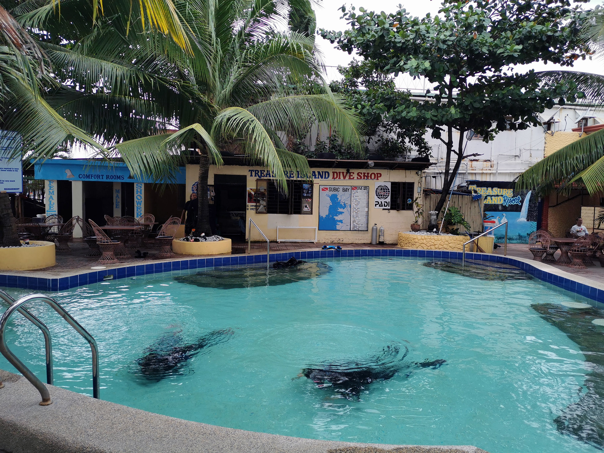 Treasure Island Dive Shop, Baloy Beach, Barrio Barretto, Subic Bay