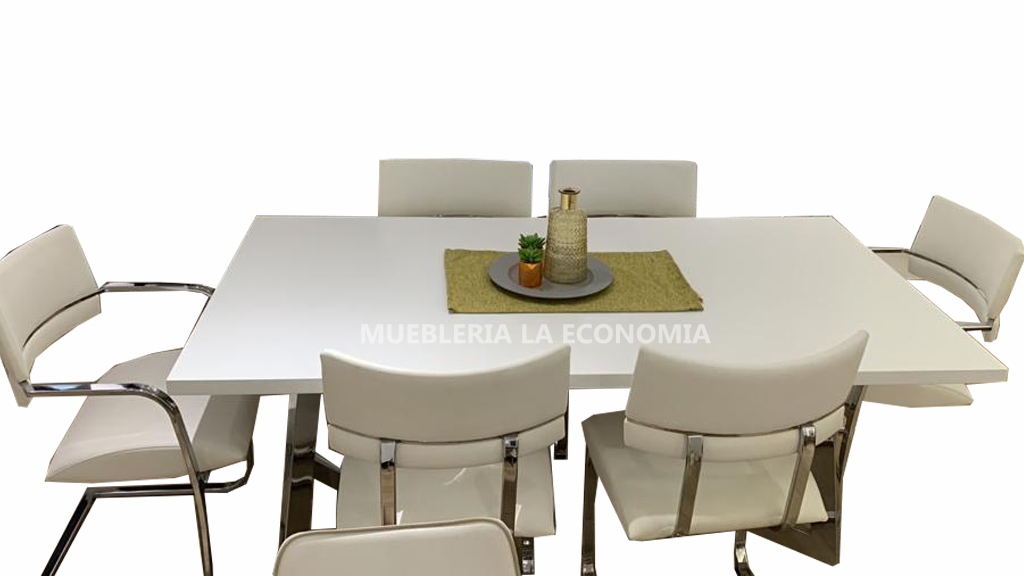 Línea de mesas y sillas cromadas de Lujo