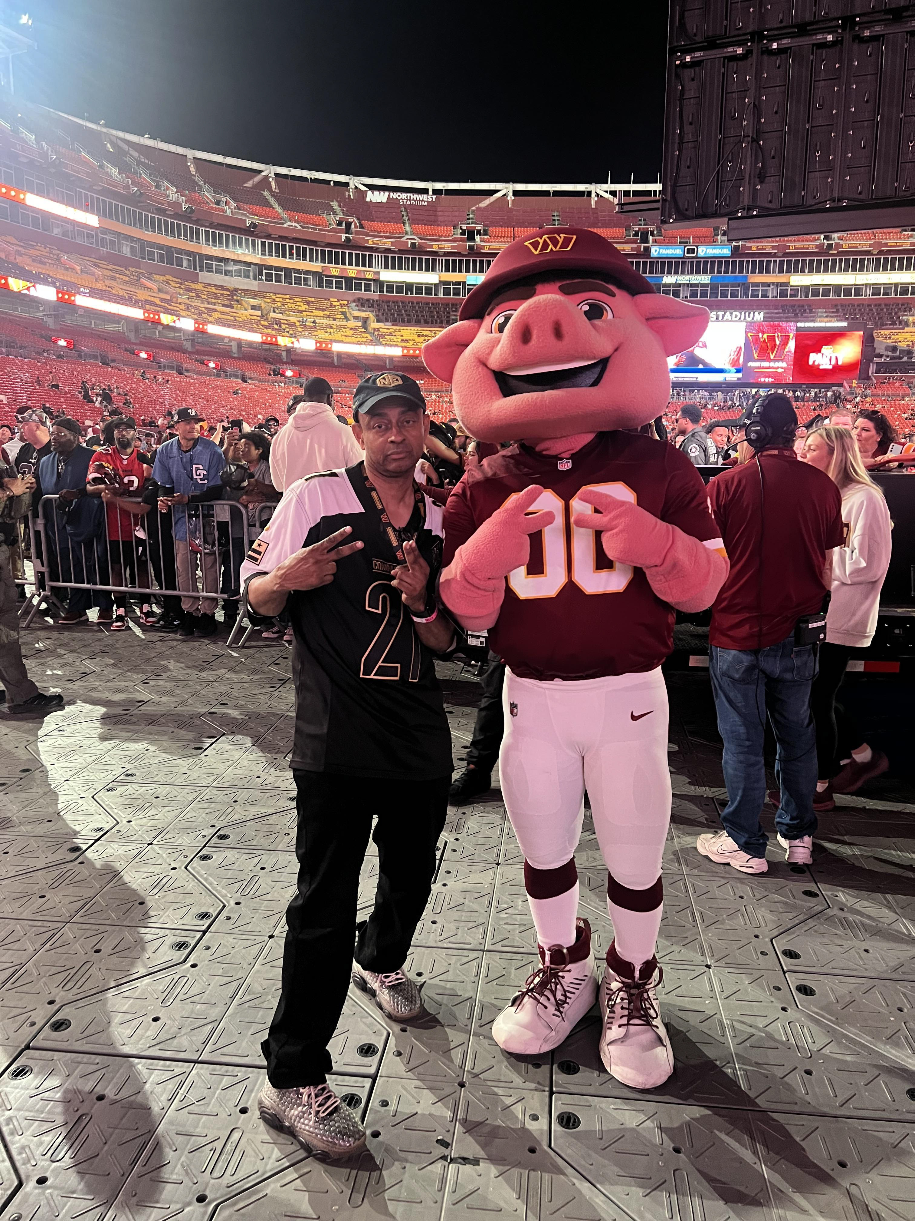 Bo & Mascot