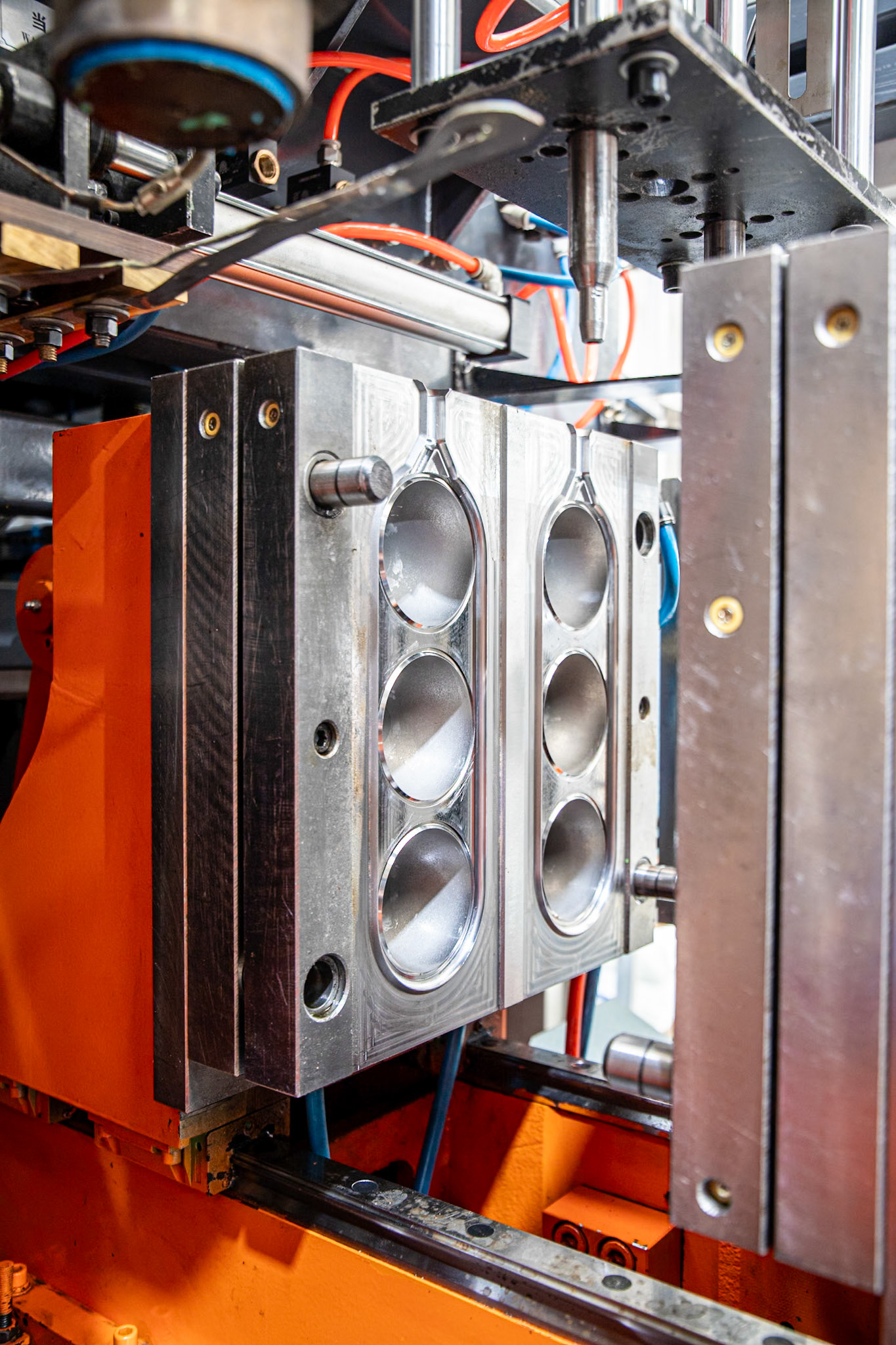 Ajuste y textura: Registro macro para control de superficies. Documentamos la integridad técnica de sus herramientas de producción.