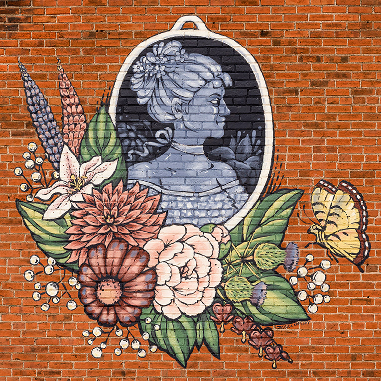 Wausau Cameo Woman  |   205 Callon St, Wausau, WI 54401 | 2019 Art Lives Here Mural Competition, 1st Runner Up