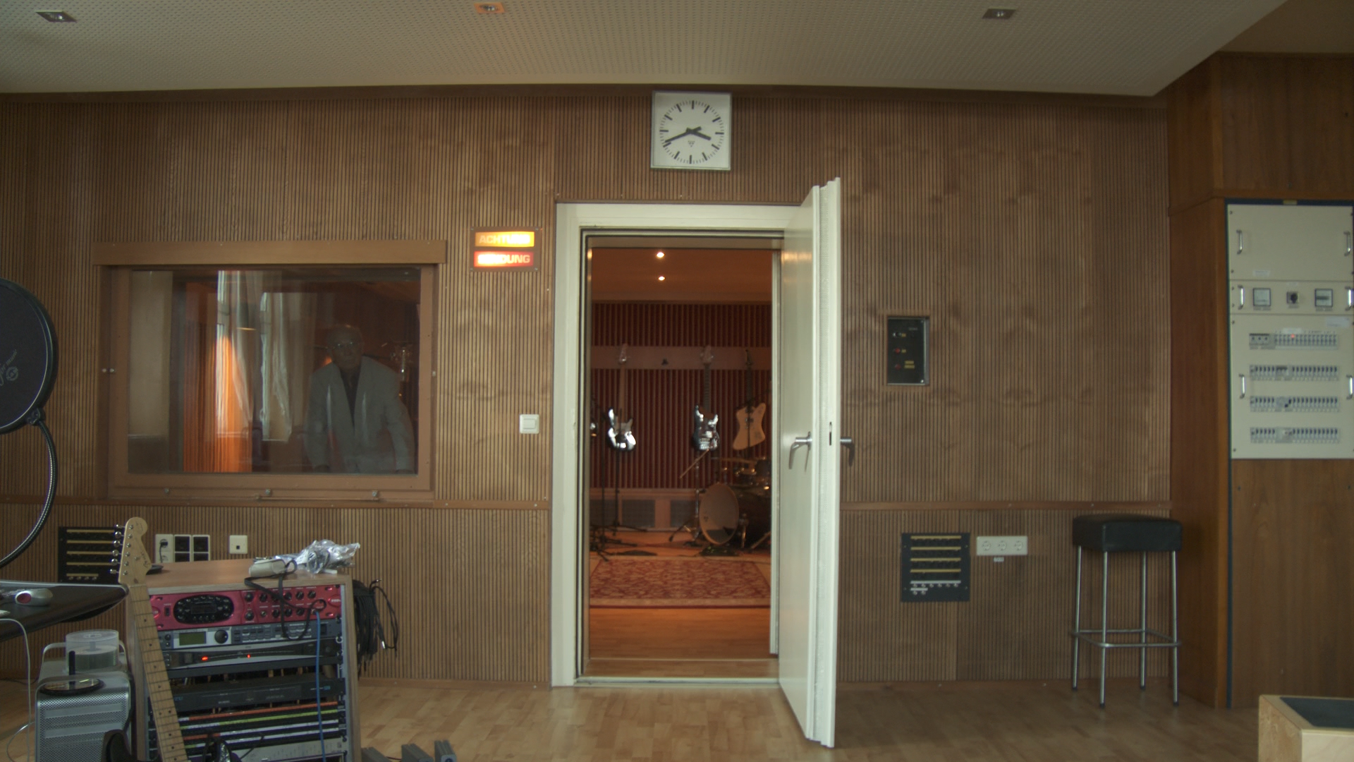 Labor für akustisch-musikalische Grenzprobleme (2010)