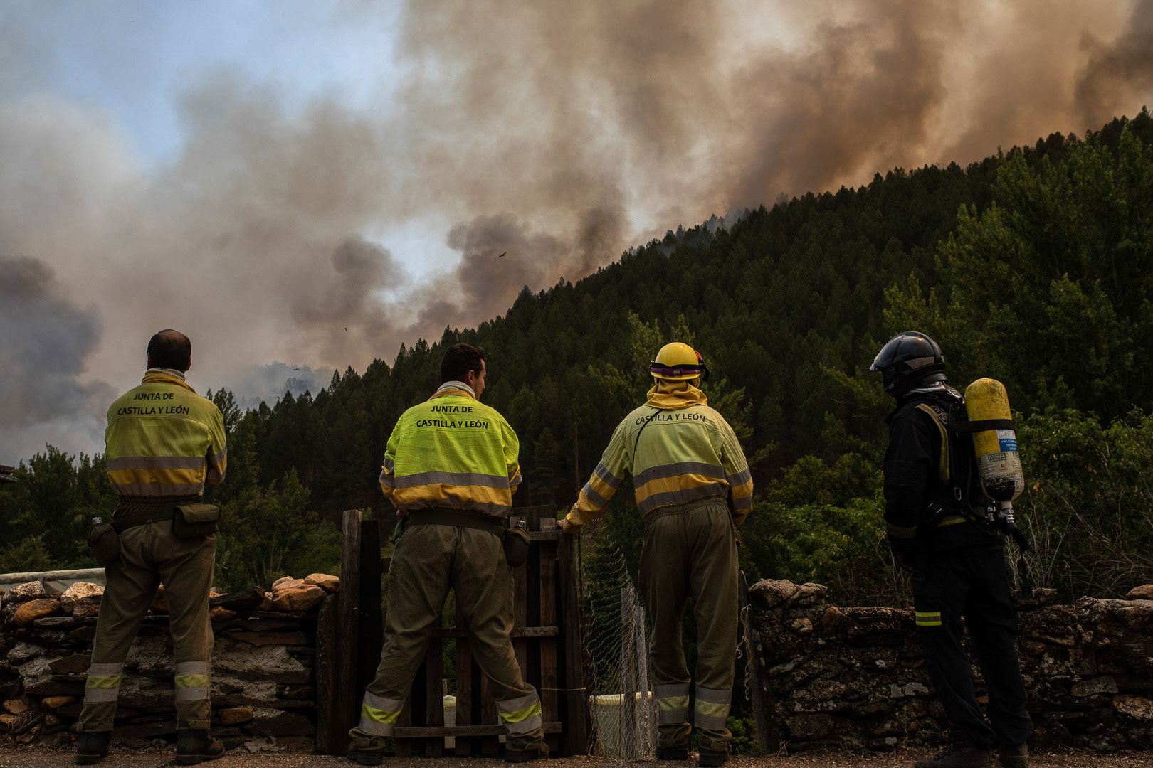 INCENDIO FORESTAL ALISTE. FIGUERUELA, VILLARINO DE MANZANAS, PETISQUEIRA Y RIOMANZANAS