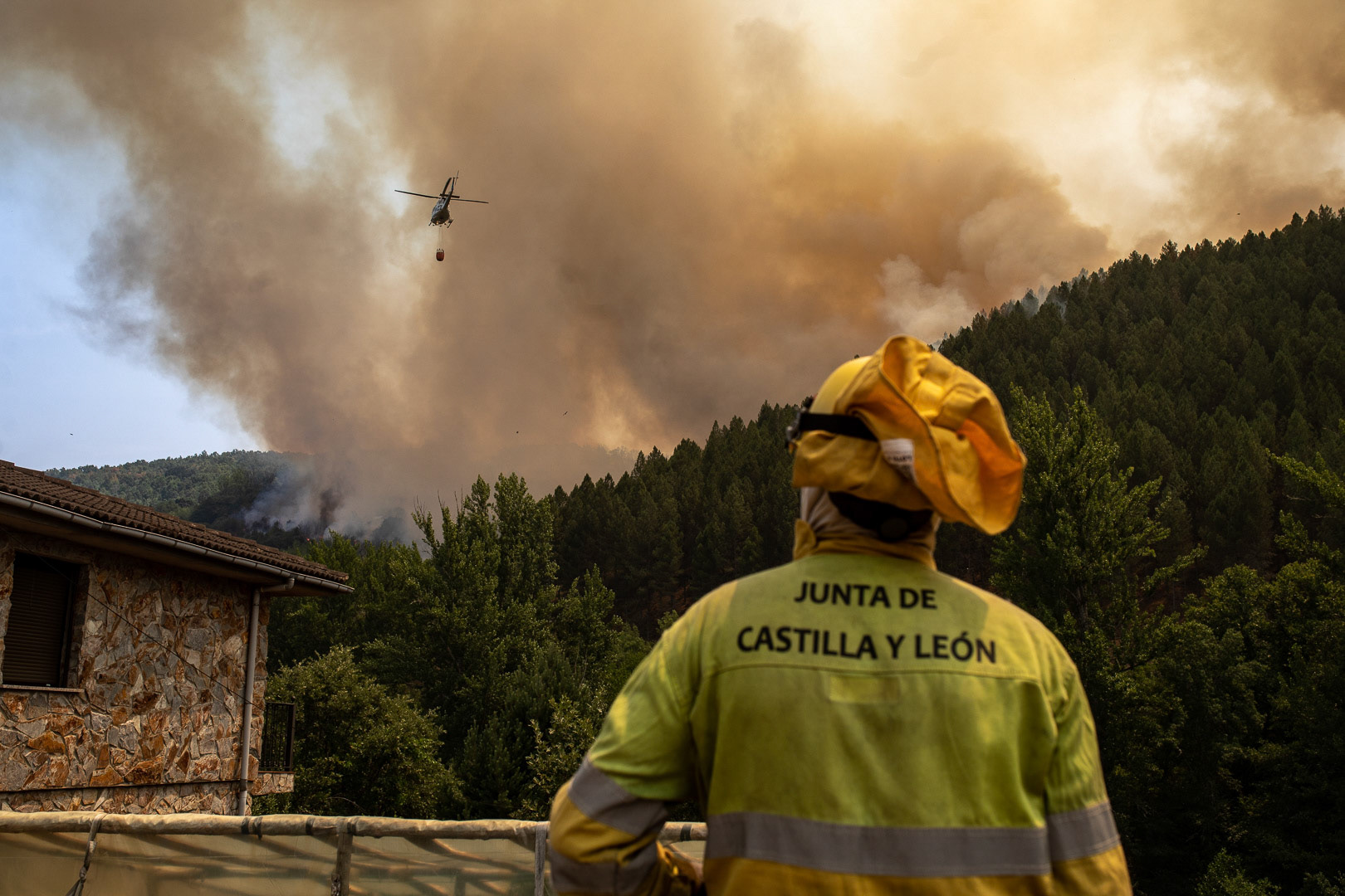 INCENDIO FORESTAL ALISTE. FIGUERUELA, VILLARINO DE MANZANAS, PETISQUEIRA Y RIOMANZANAS