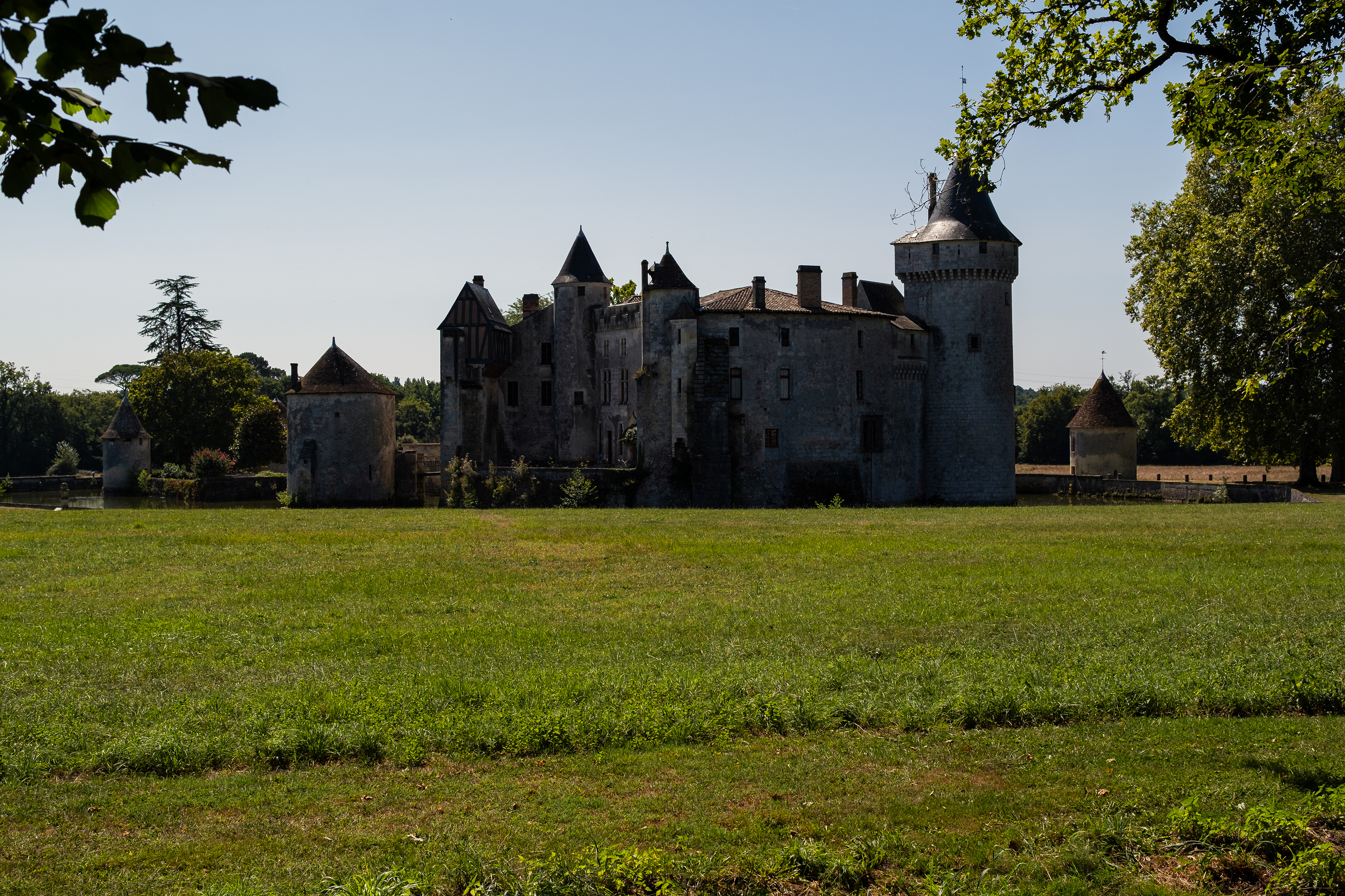 Chateau de la Brede.