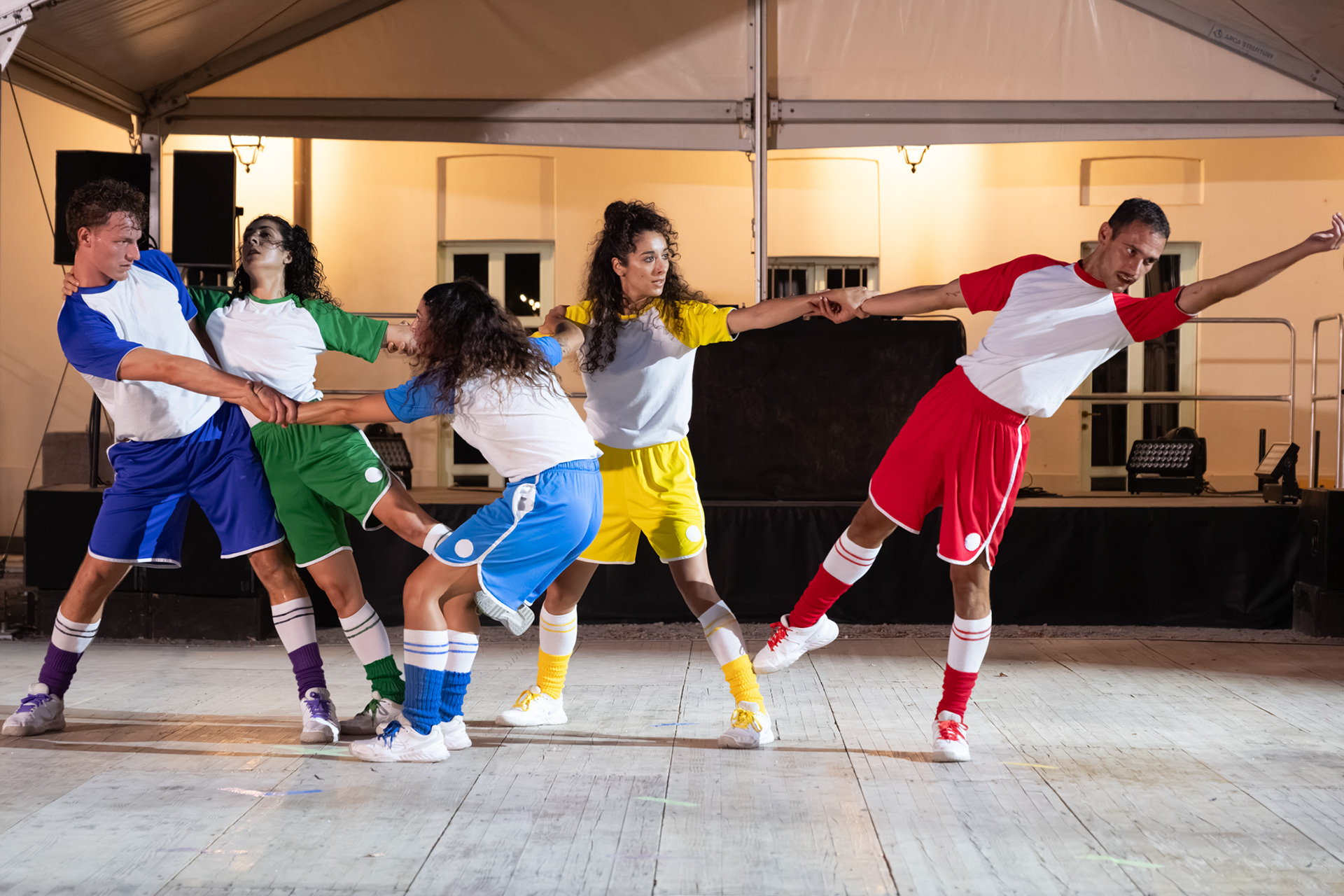 Un momento della coreografia MusicALL