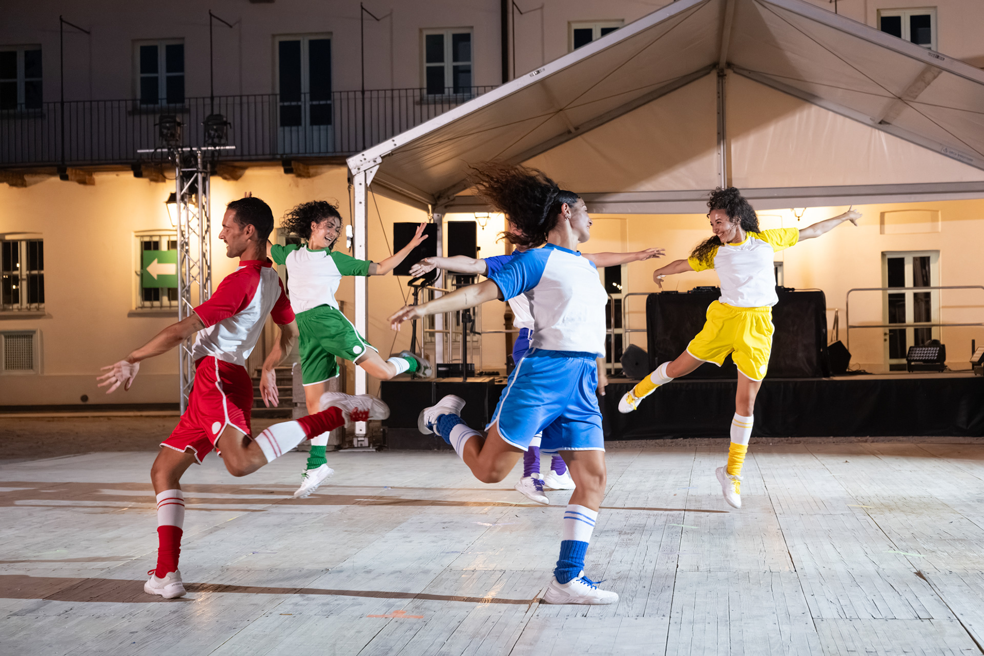 Il dinamismo dei danzatori di LostMovement