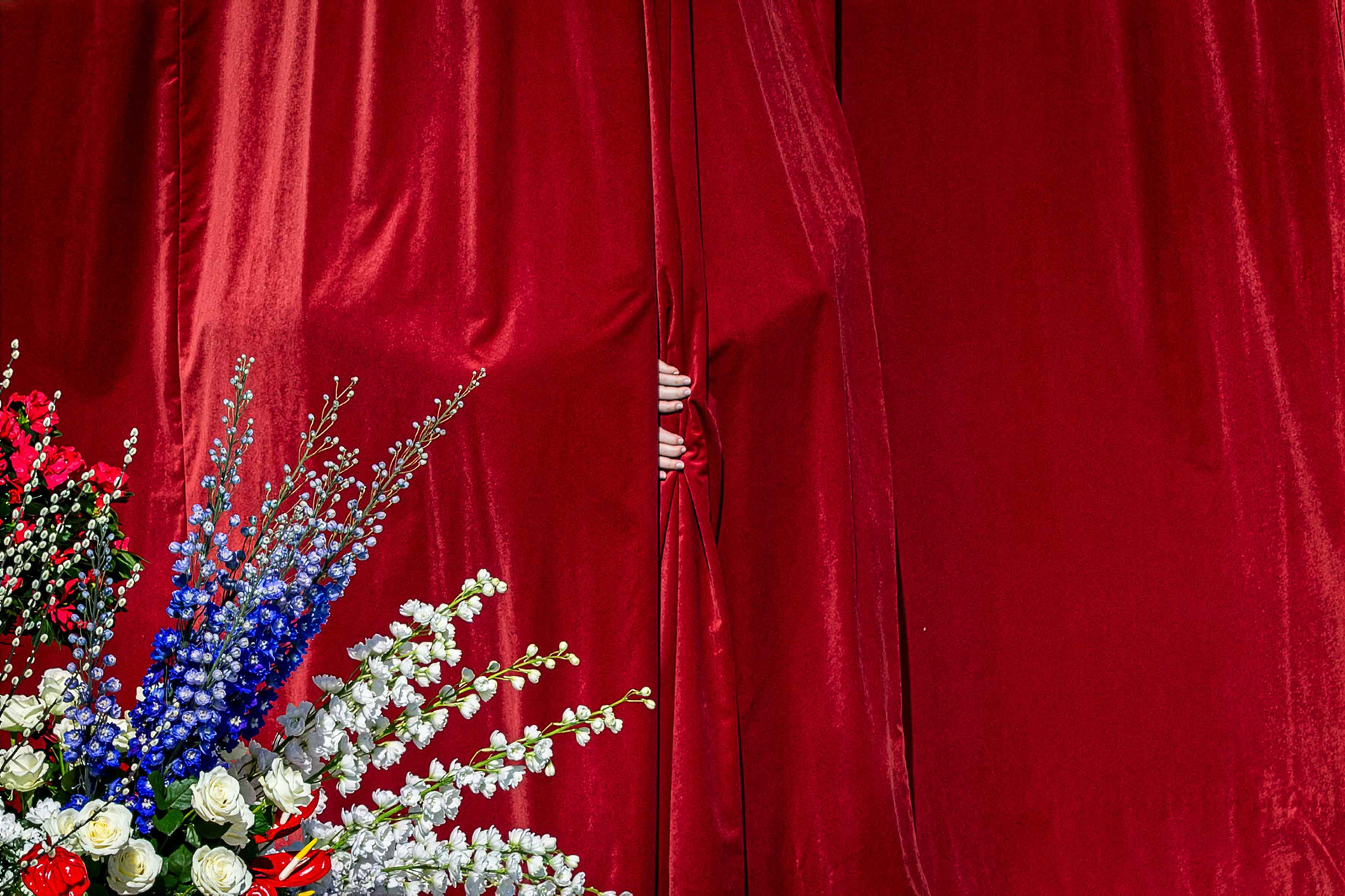 Waiting for the Pope to appear. © Marek Ladzinski / Zuma Press