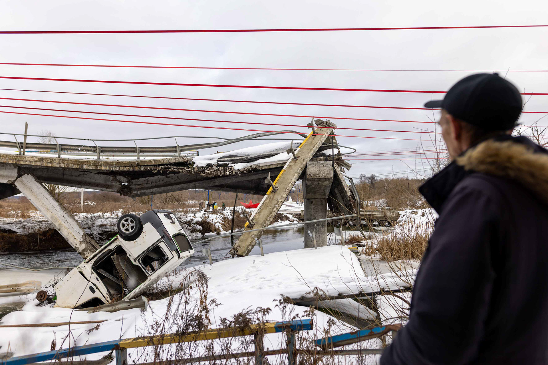 Damaged bridge in Bucha. © Marek Ladzinski / Zuma Press