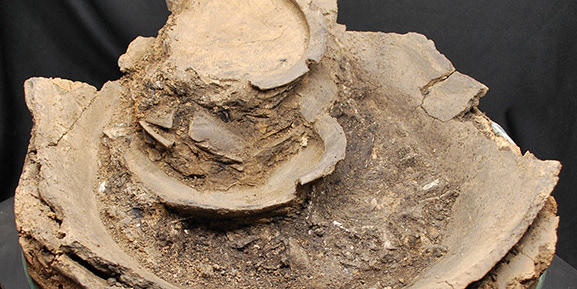 Stratigraphische Entnahme und Untersuchung von Urnenbestattungen