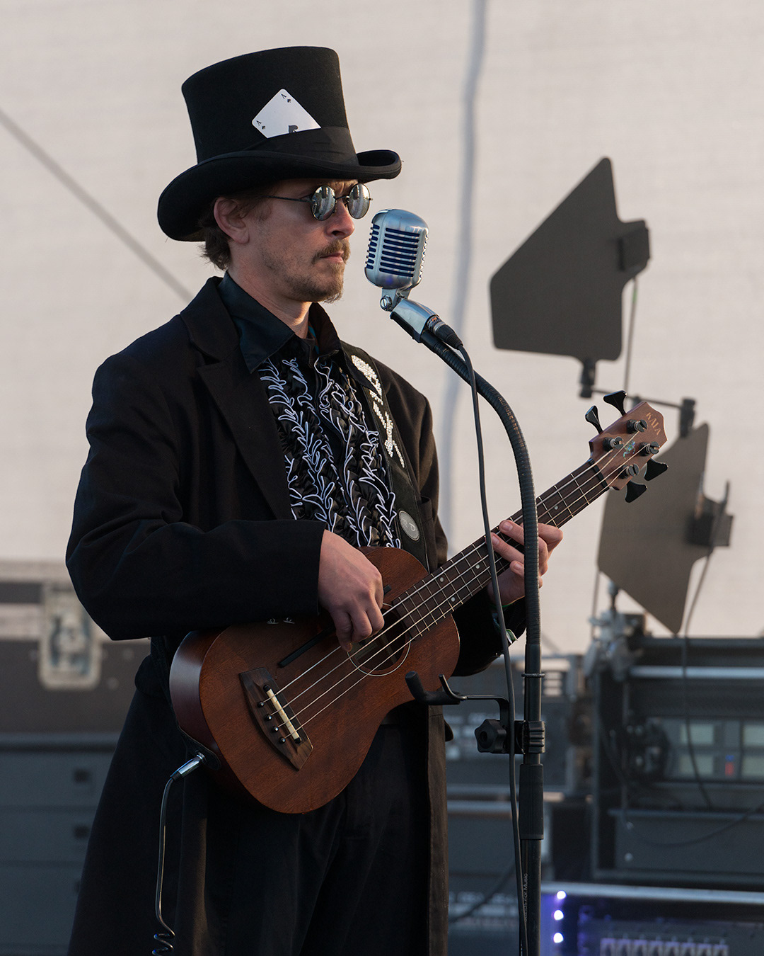 Joe going absolutely crazy on stage