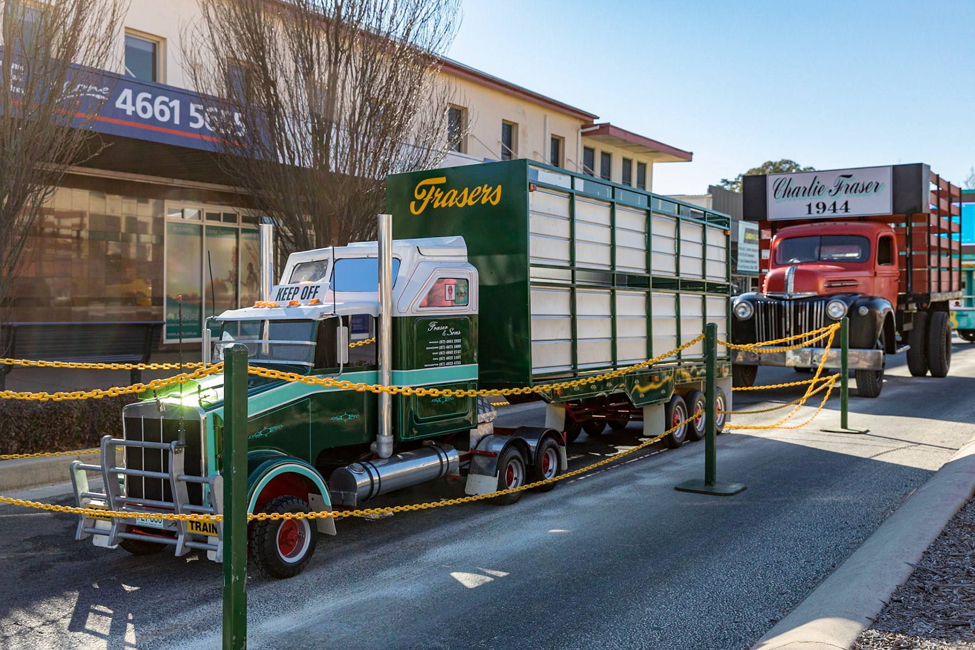 Grand Automobile Display on Palmerin
