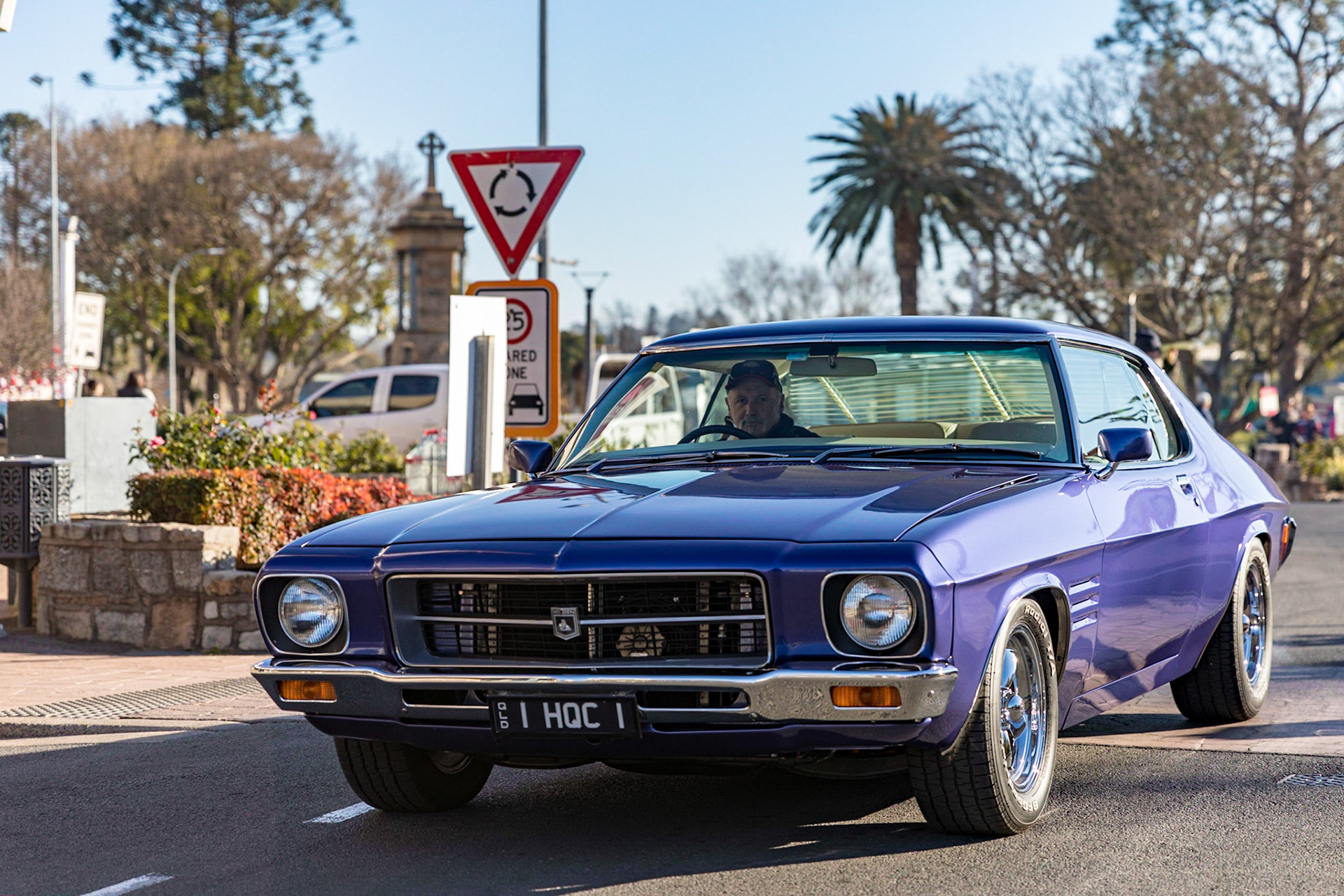 Grand Automobile Display on Palmerin