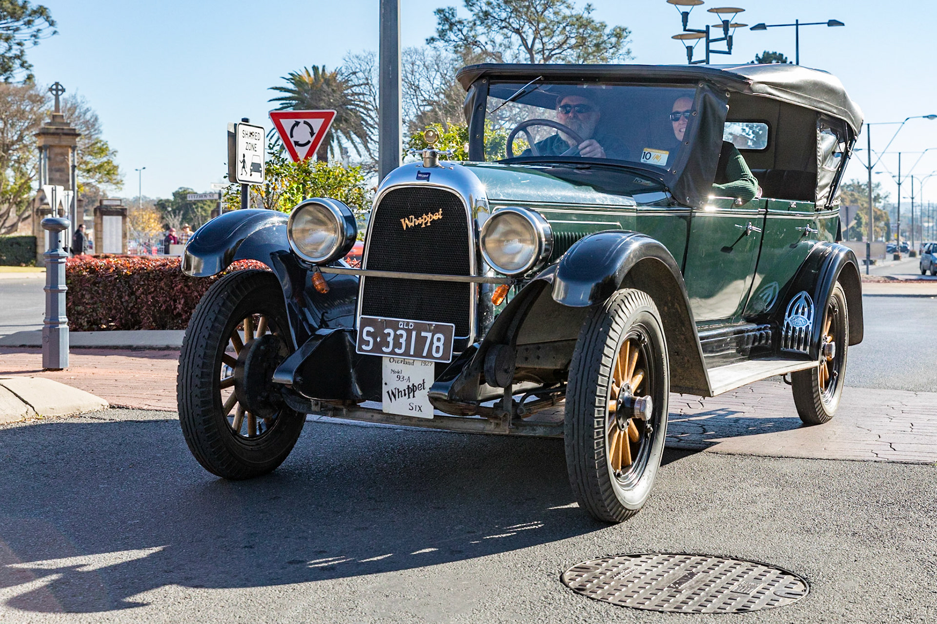 Grand Automobile Display on Palmerin