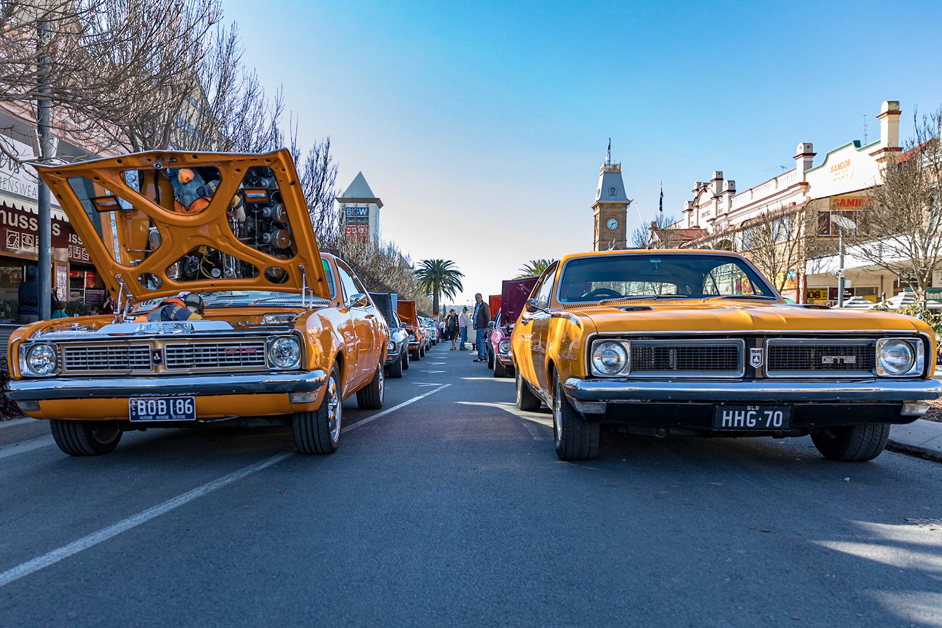 Grand Automobile Display on Palmerin