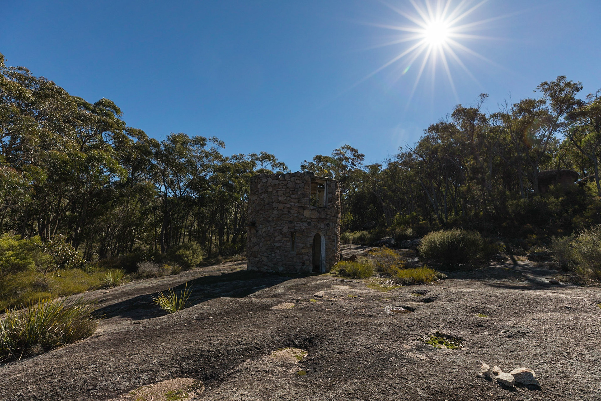 Round hut, Girraween